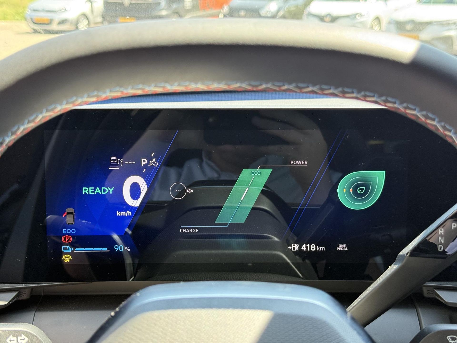Renault MeganeE-Tech met kenteken KHL-86-R – dashboard