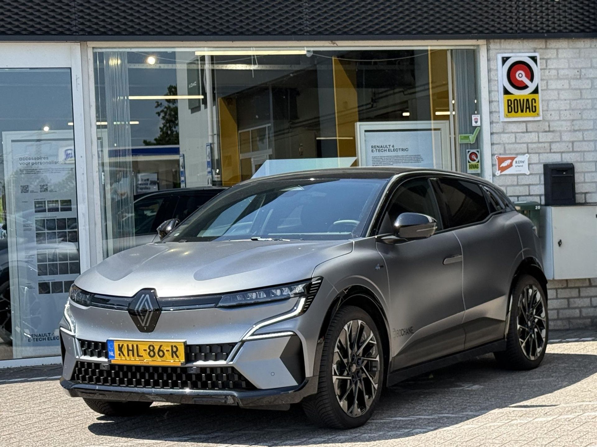 Renault MeganeE-Tech met kenteken KHL-86-R – detailfoto