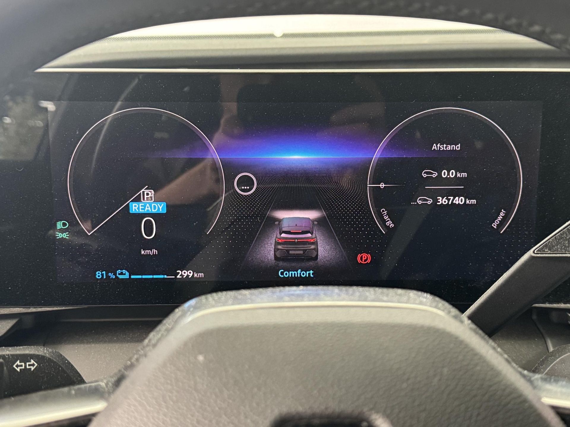 Renault MeganeE-Tech met kenteken R-689-PG – dashboard