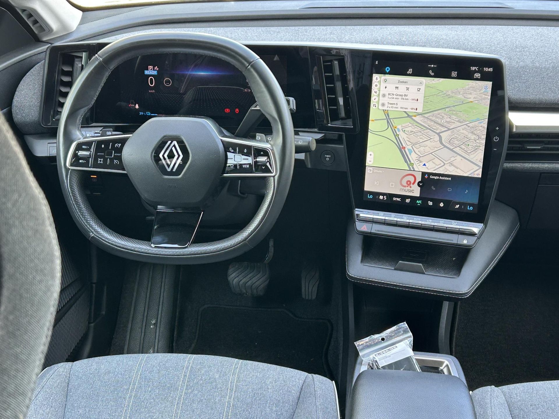 Renault MeganeE-Tech met kenteken S-290-GB – interieur