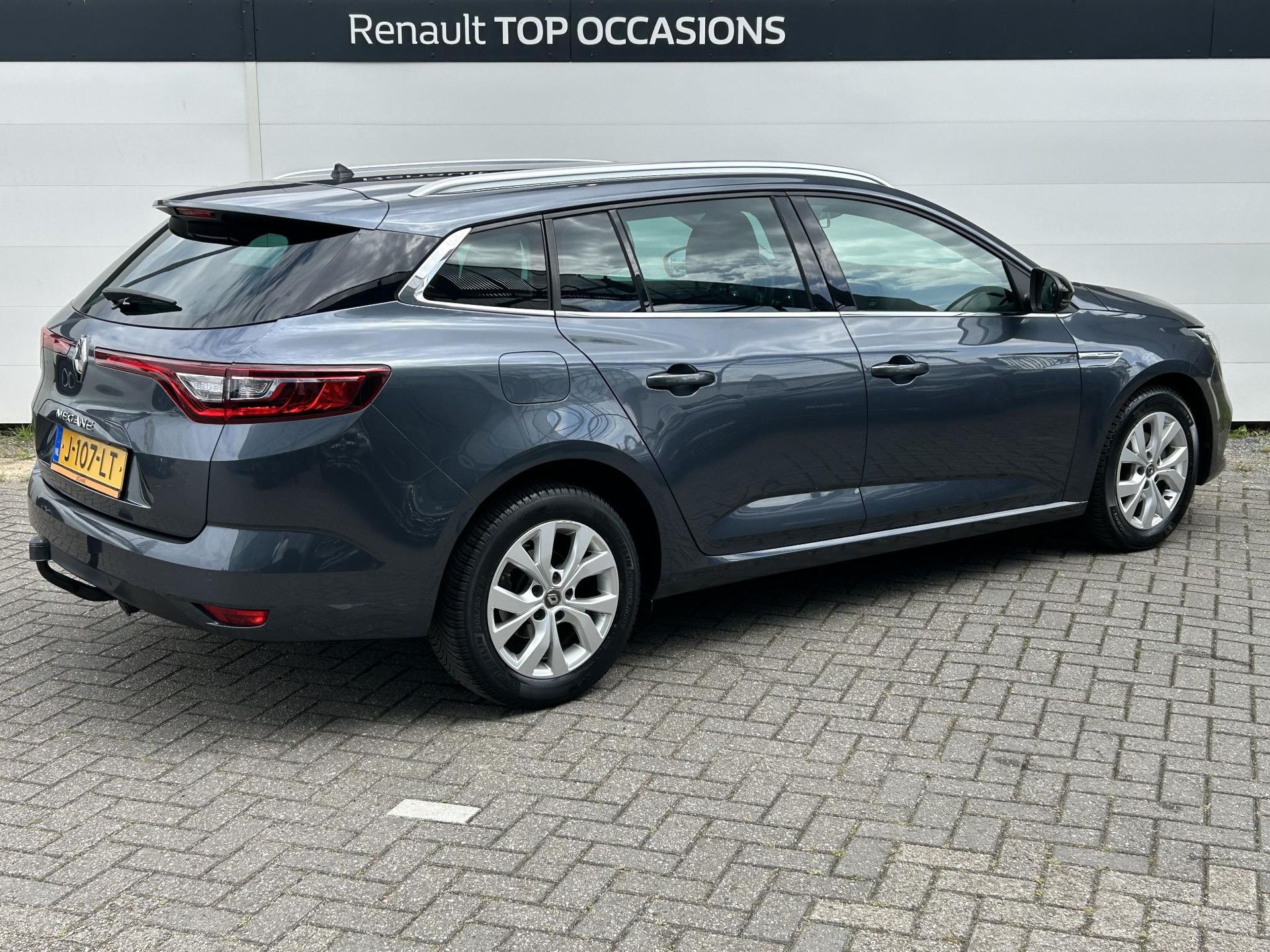 Renault MéganeEstate met kenteken J-107-LT – achteraanzicht