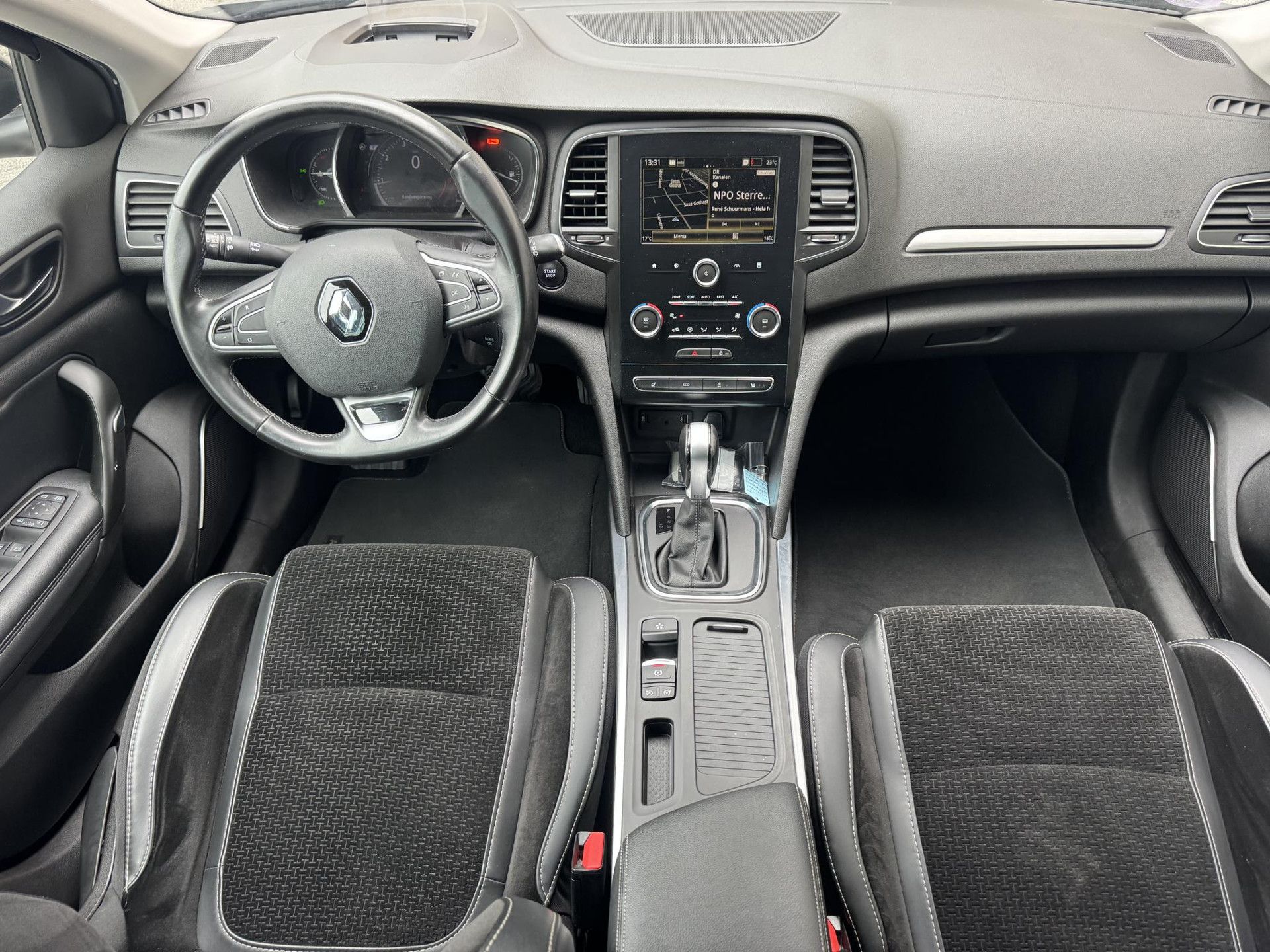 Renault MéganeEstate met kenteken L-761-GG – interieur