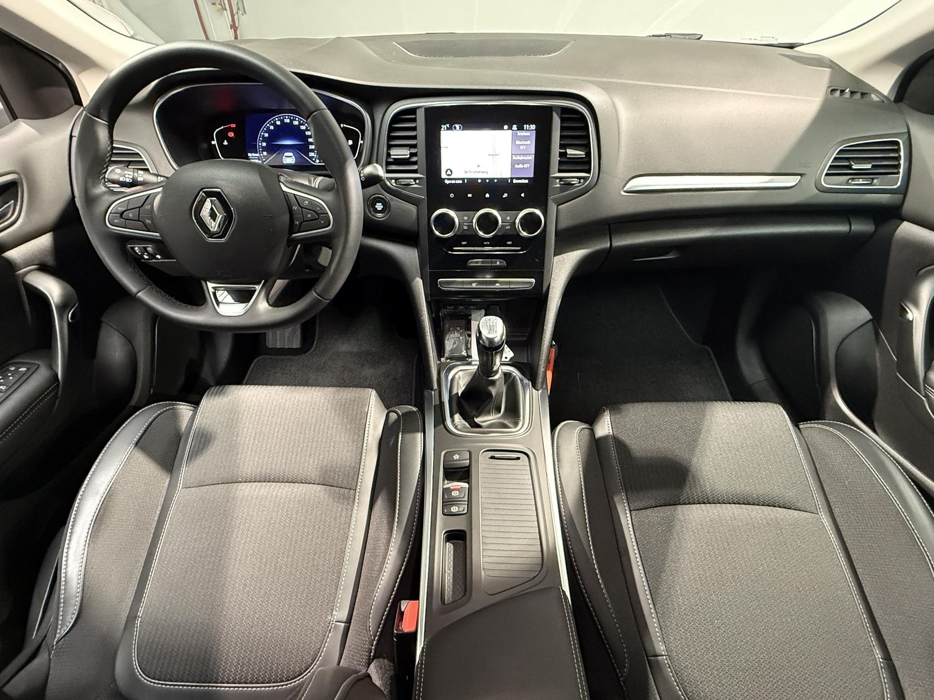 Renault MéganeEstate met kenteken P-989-DH – interieur
