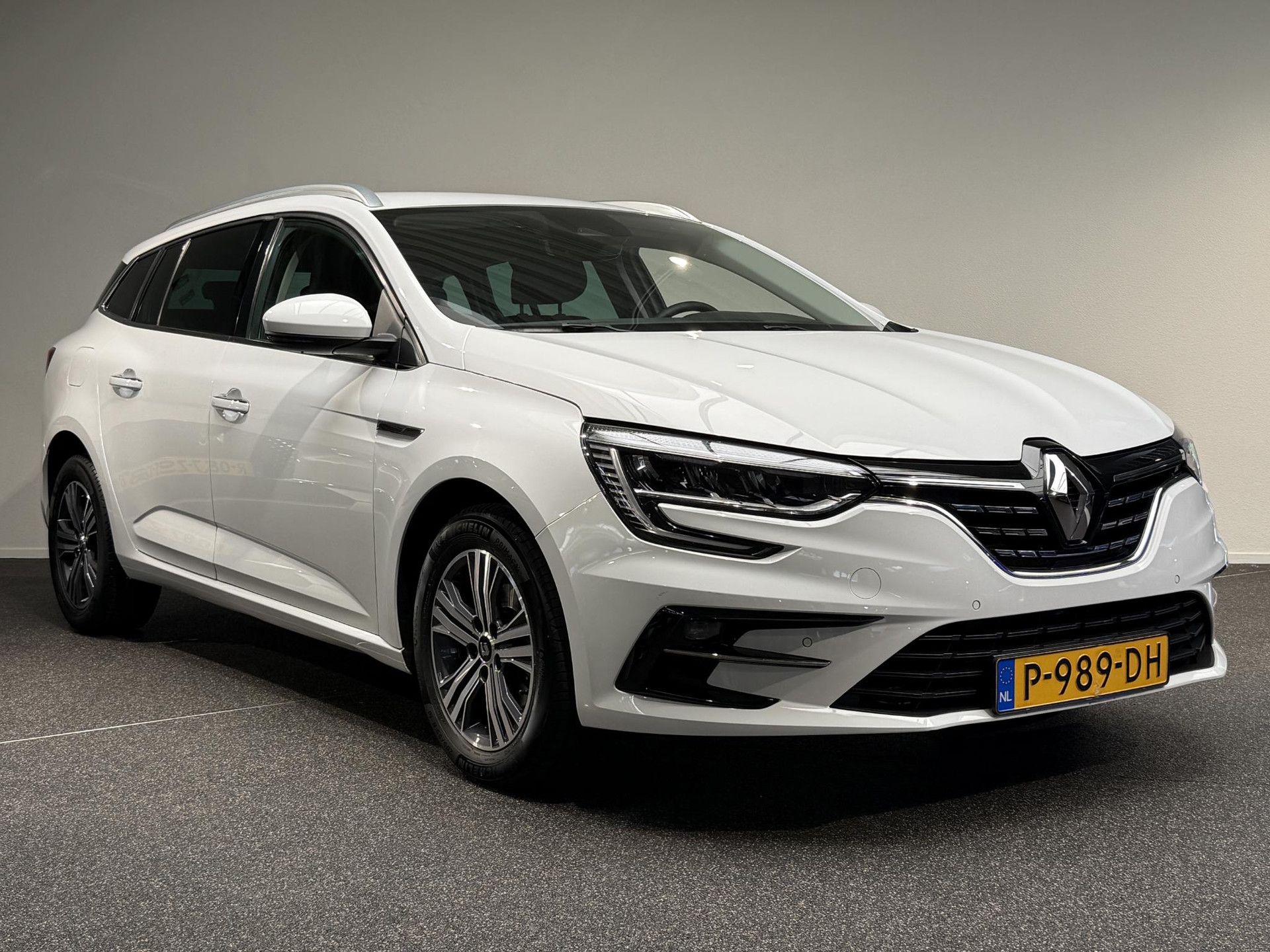 Renault MéganeEstate met kenteken P-989-DH – detailfoto