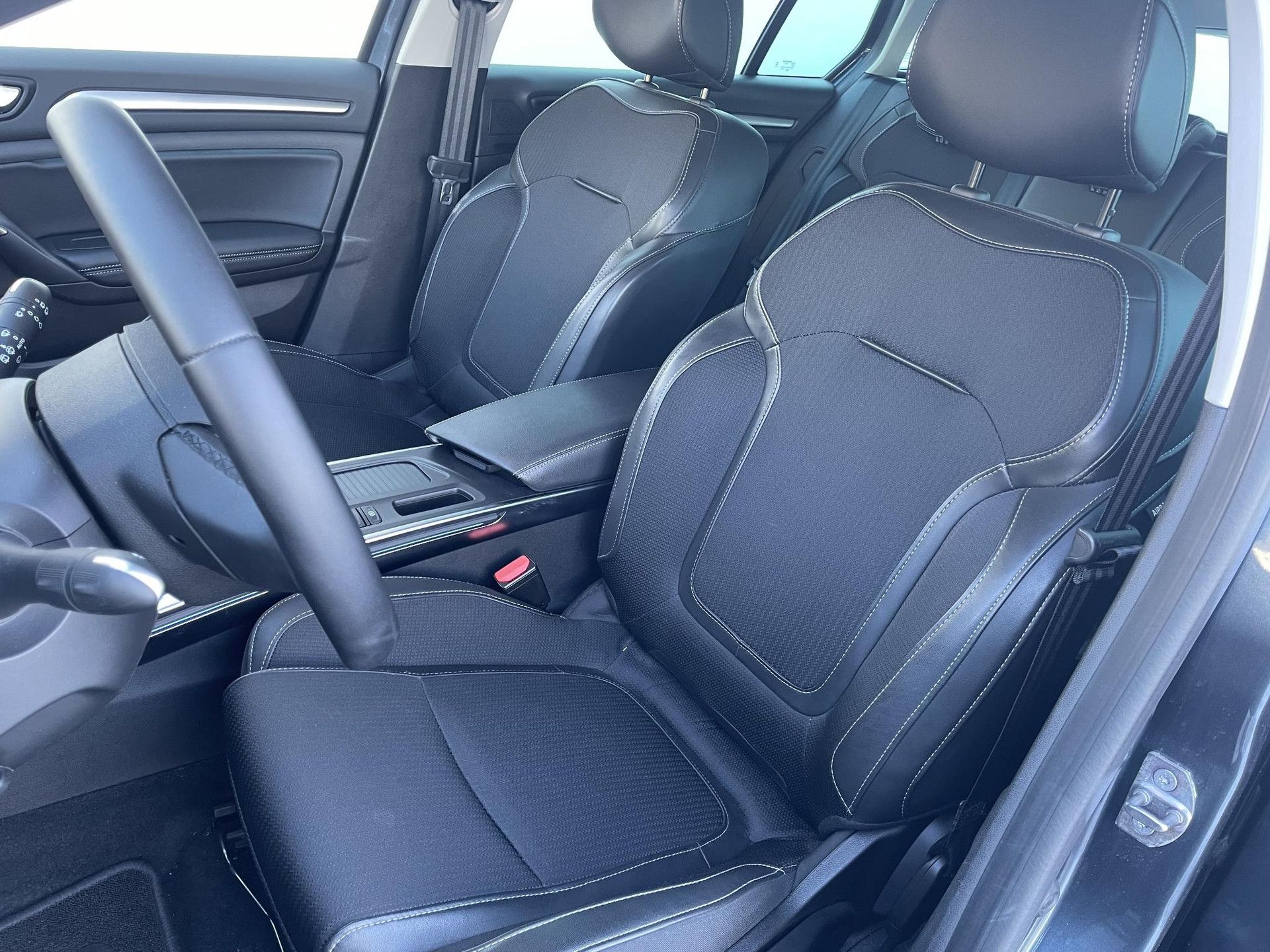 Renault MéganeEstate met kenteken T-079-GX – dashboard