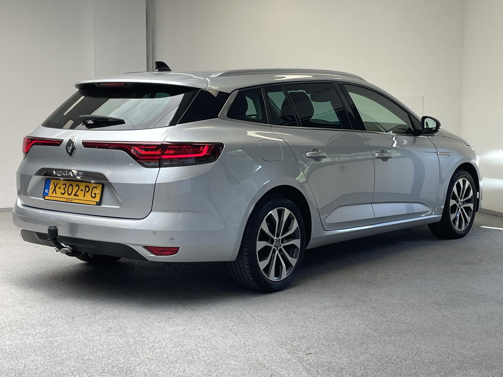 Renault MéganeEstate met kenteken X-302-PG – achteraanzicht