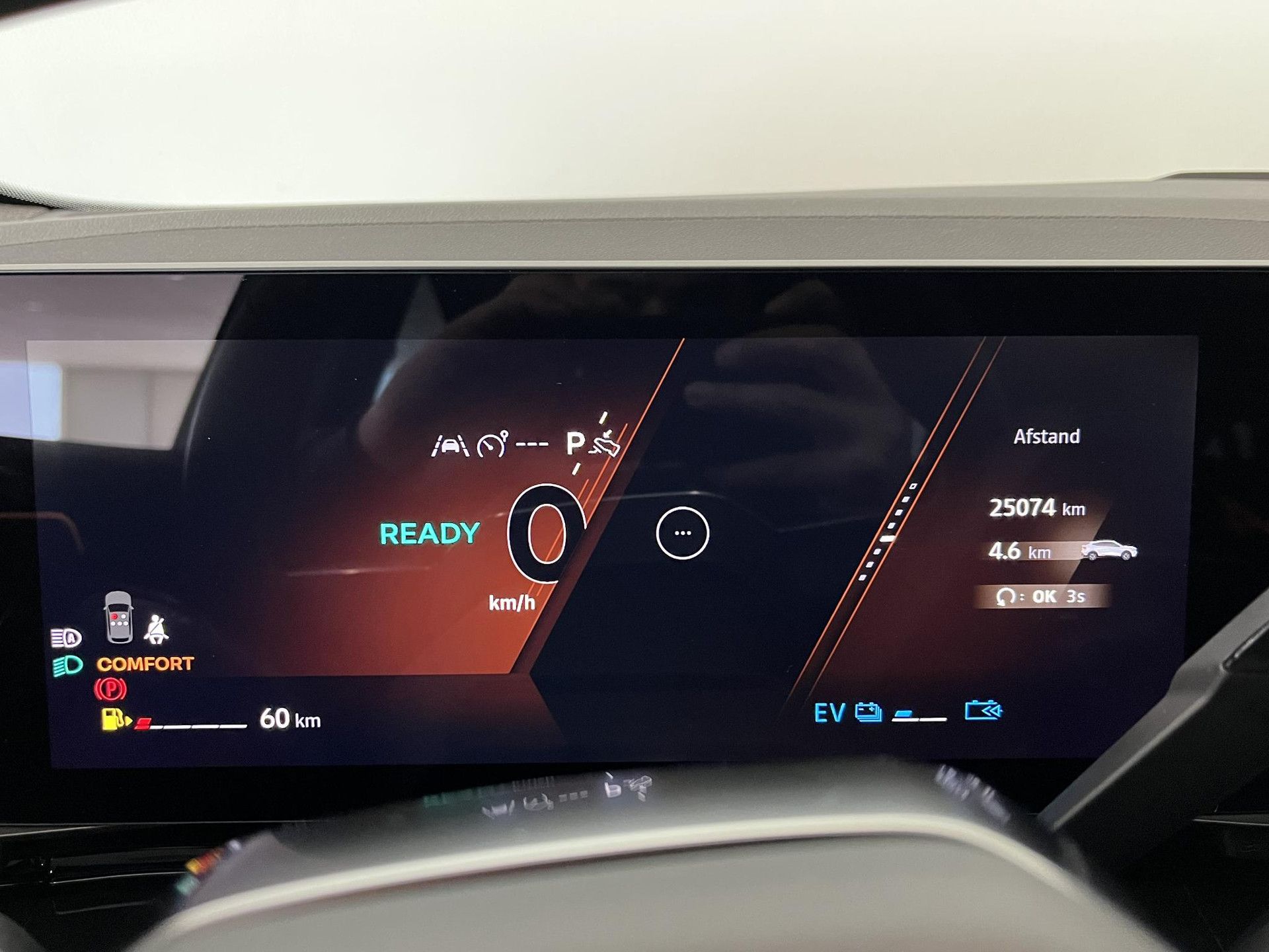 Renault Rafale met kenteken HPZ-86-N – dashboard
