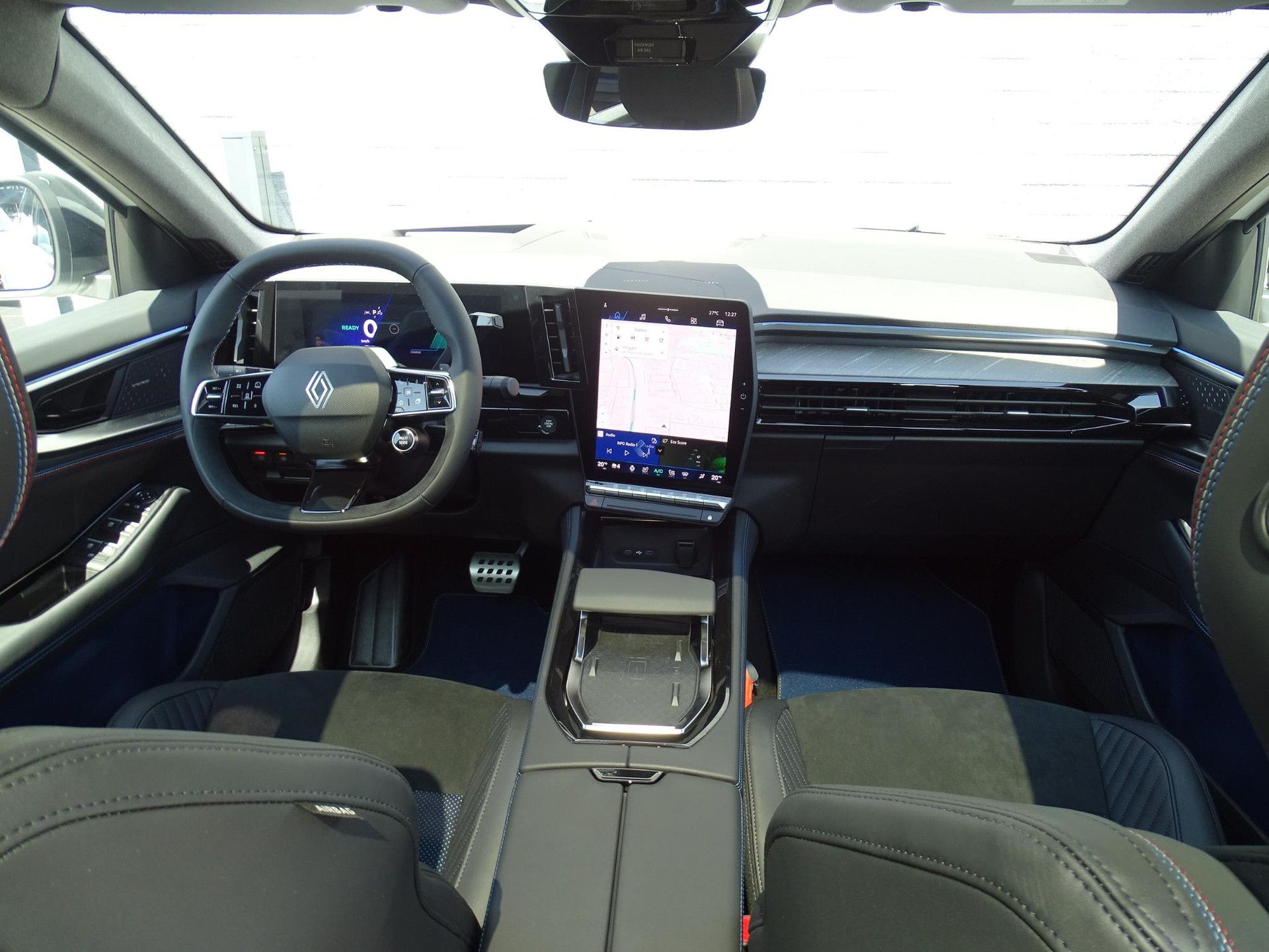 Renault Rafale met kenteken HTH-03-Z – interieur