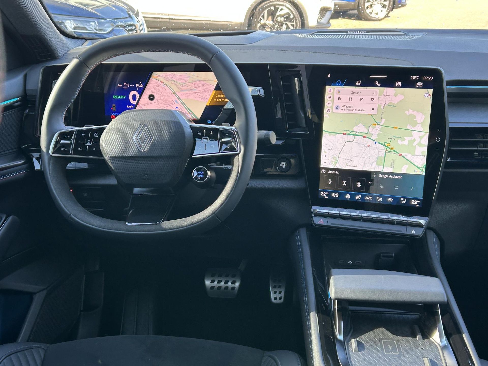 Renault Rafale met kenteken KFT-32-V – interieur