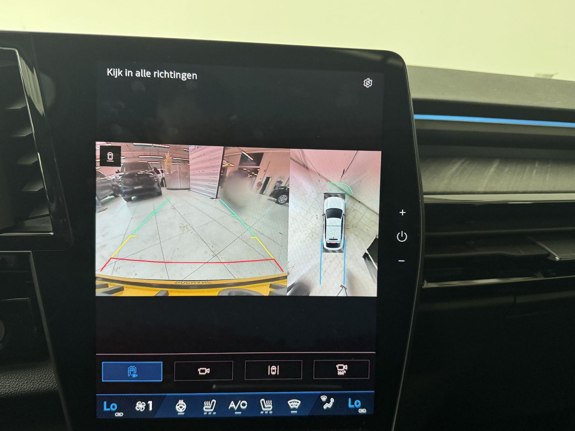 Renault Rafale met kenteken KFT-84-R – dashboard