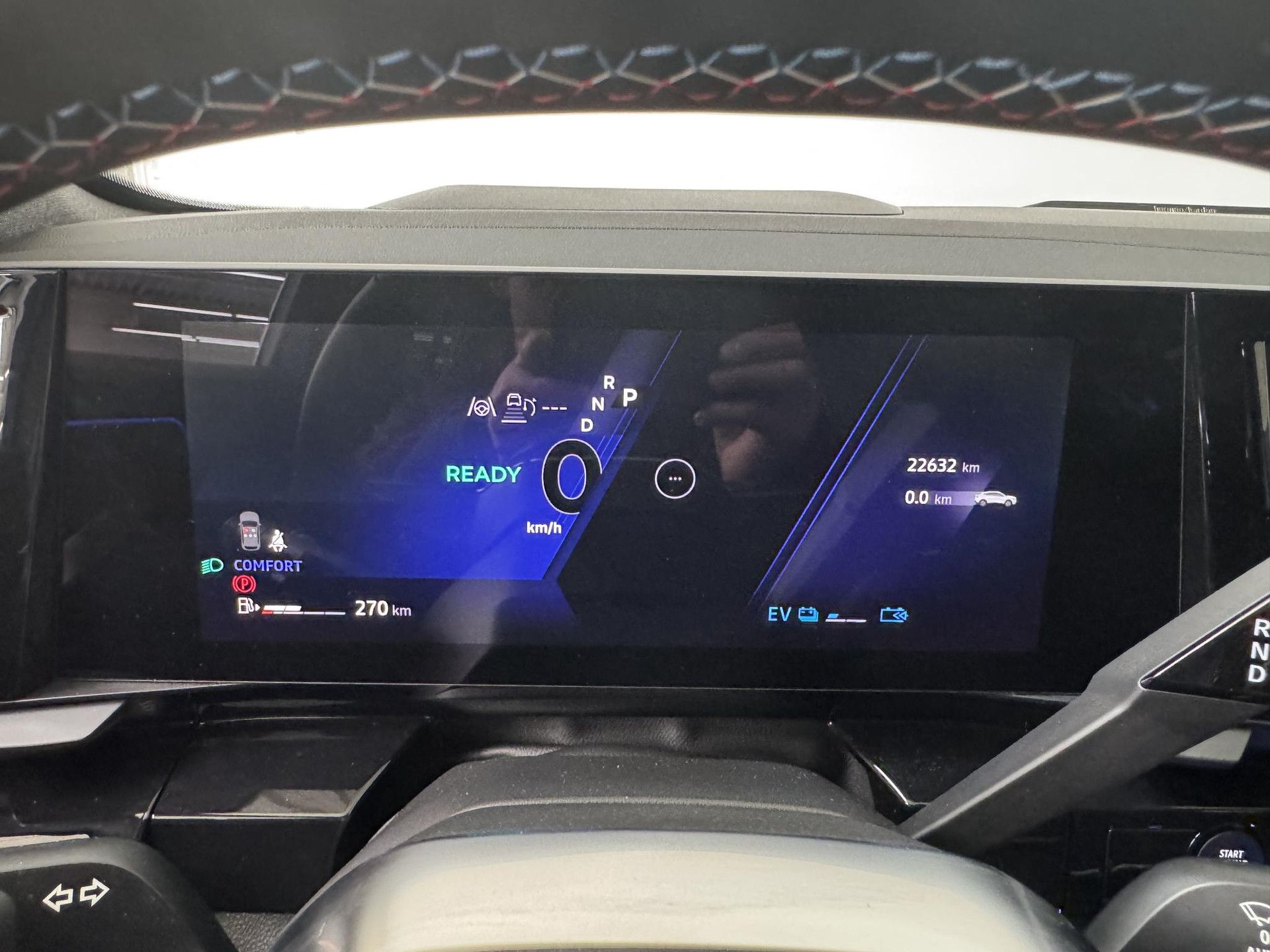 Renault Rafale met kenteken KHN-12-F – dashboard