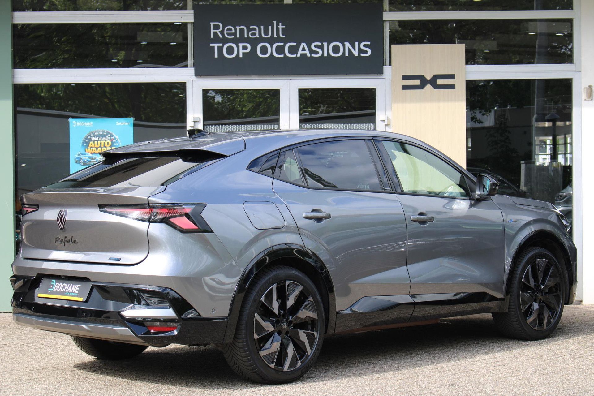 Renault Rafale met kenteken KJX-48-G – achteraanzicht
