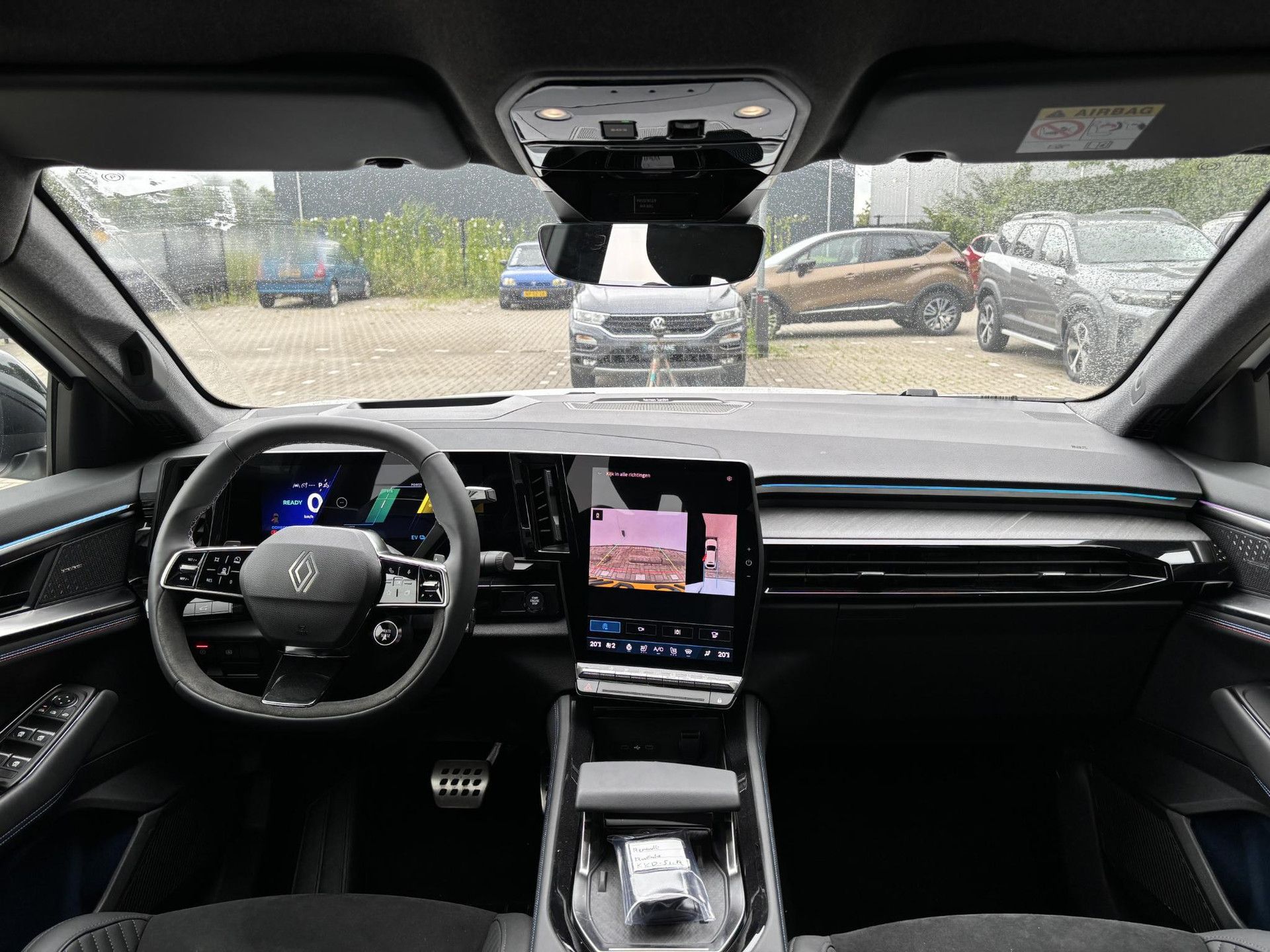 Renault Rafale met kenteken KKD-51-R – interieur