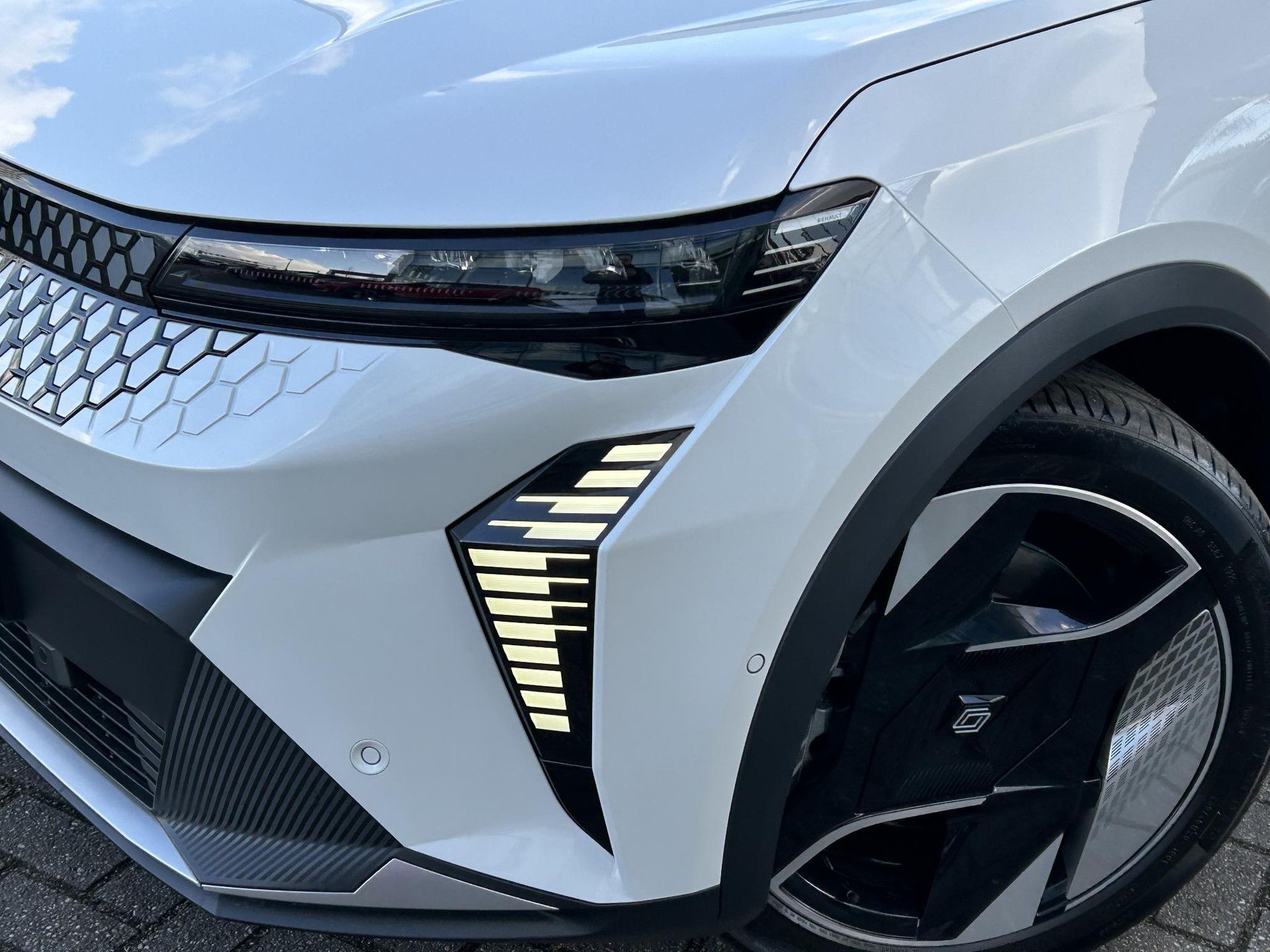 Renault Scénic met kenteken JGV-09-R – achteraanzicht