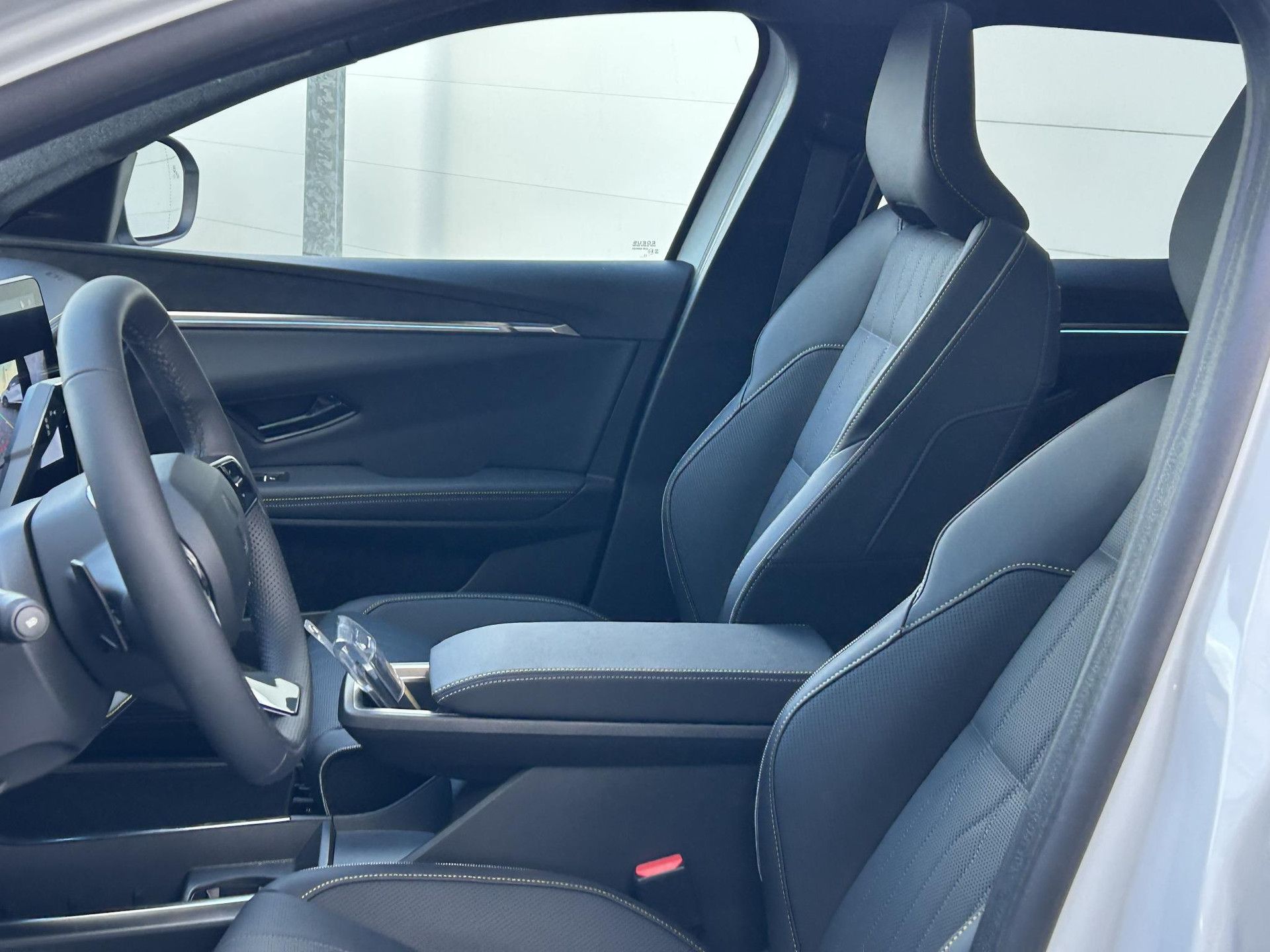 Renault Scénic met kenteken JGV-09-R – detailfoto