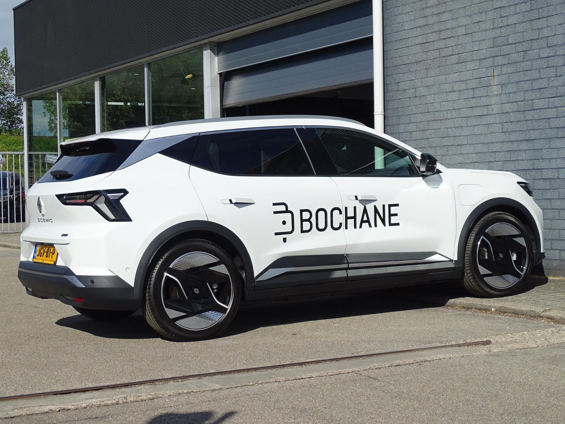 Renault Scénic met kenteken JGV-81-P – achteraanzicht