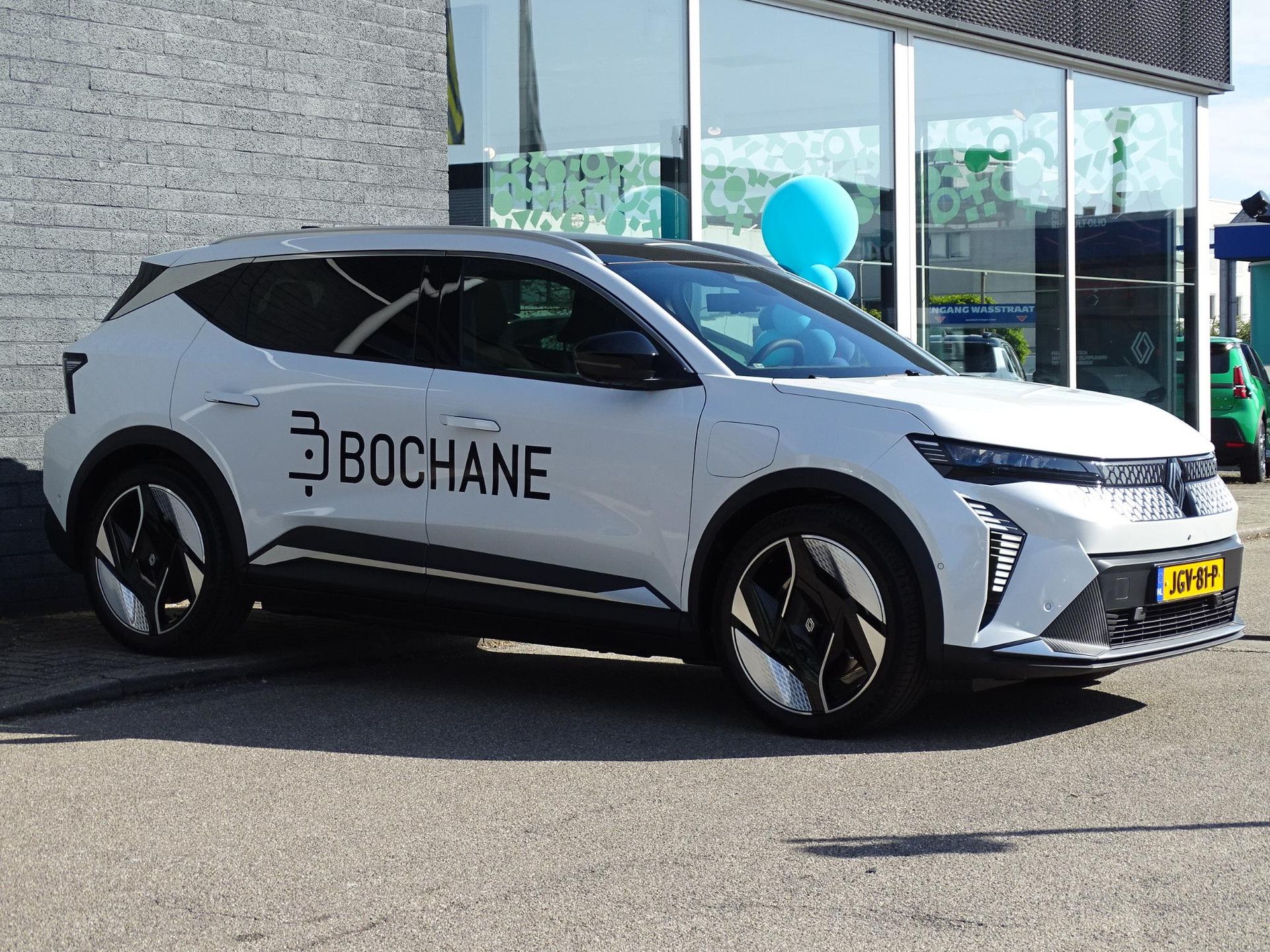 Renault Scénic met kenteken JGV-81-P – detailfoto