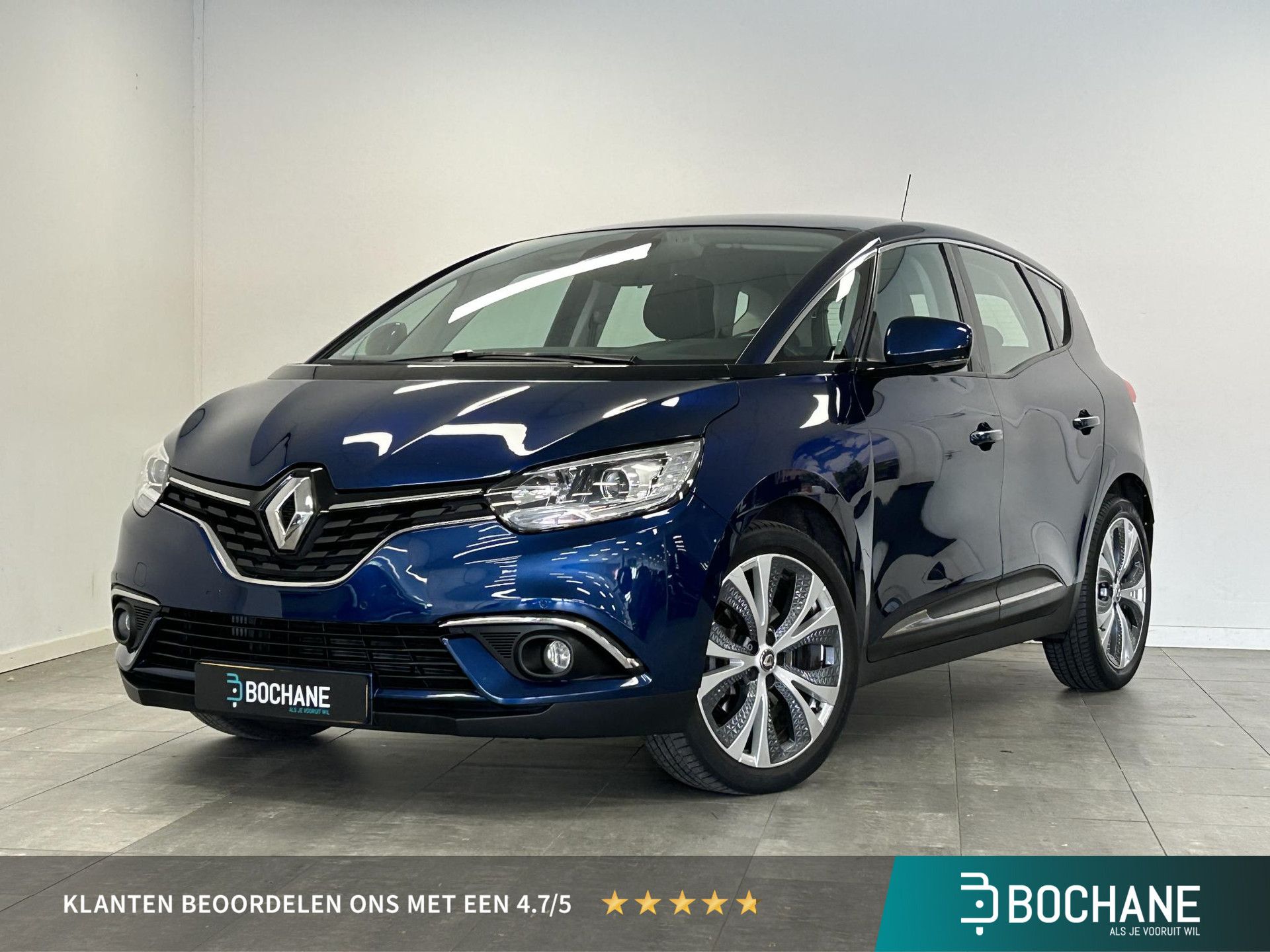 Renault Scénic met kenteken K-222-XG – vooraanzicht