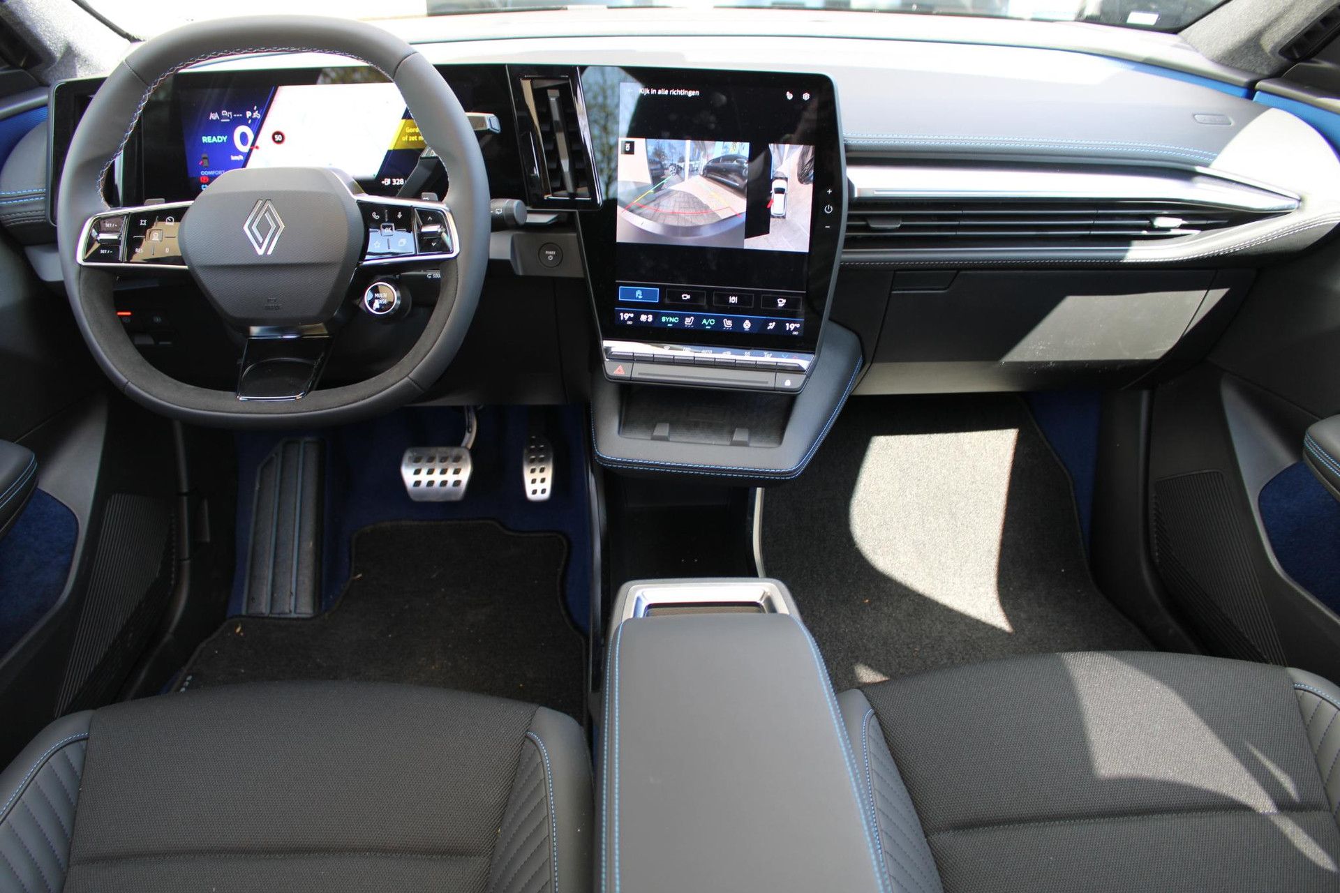 Renault Scénic met kenteken KDX-06-Z – interieur