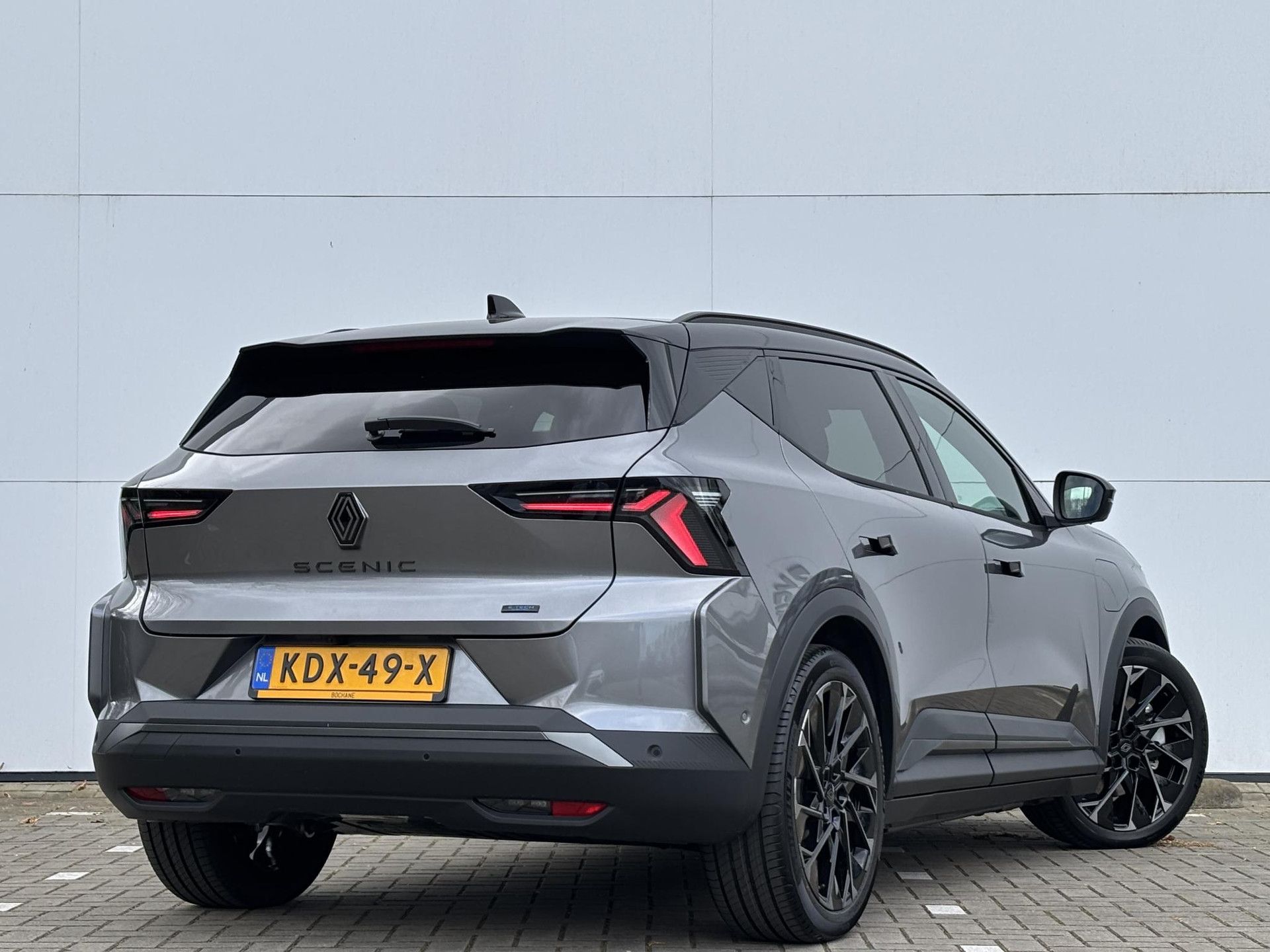 Renault Scénic met kenteken KDX-49-X – achteraanzicht