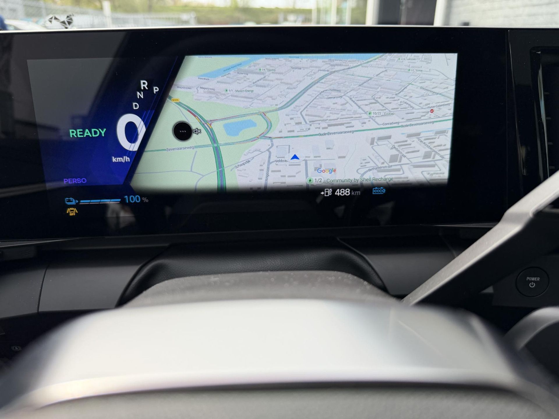 Renault Scénic met kenteken KDX-61-X – dashboard