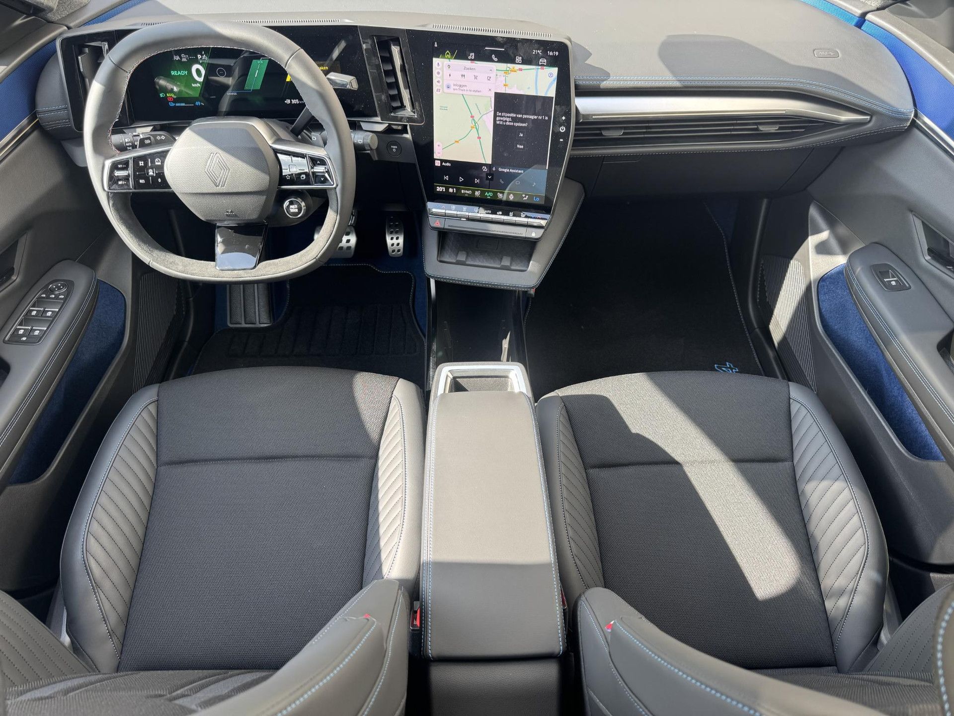 Renault Scénic met kenteken KFX-14-J – interieur