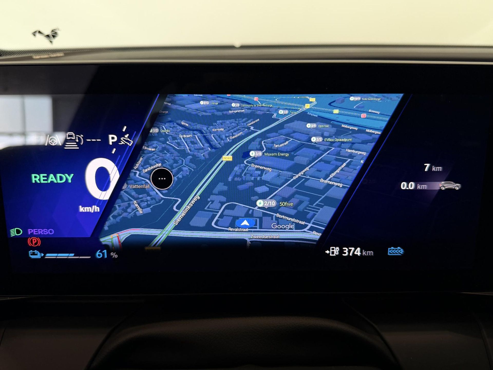 Renault Scénic met kenteken KHB-71-J – dashboard