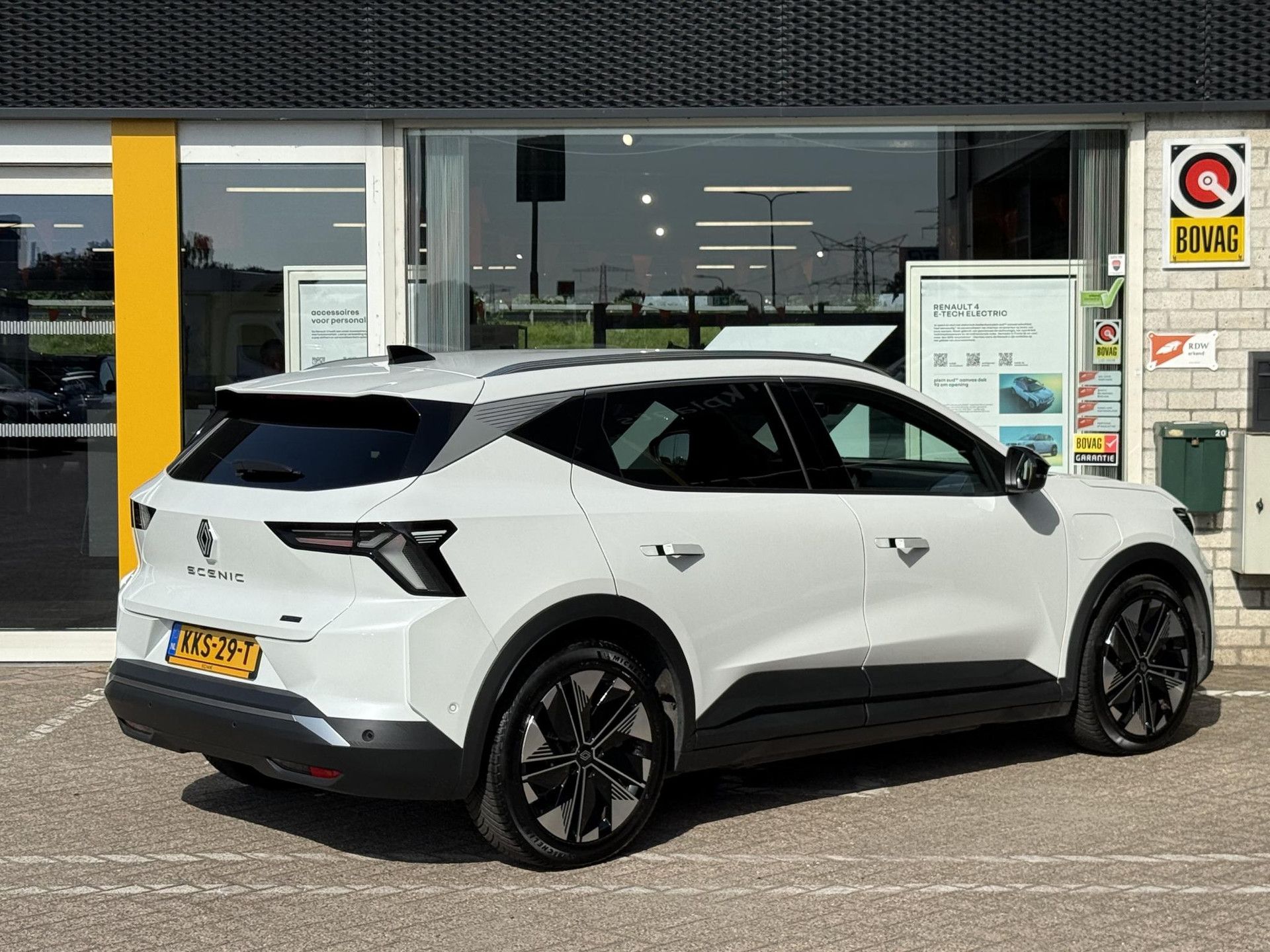 Renault Scénic met kenteken KKS-29-T – achteraanzicht