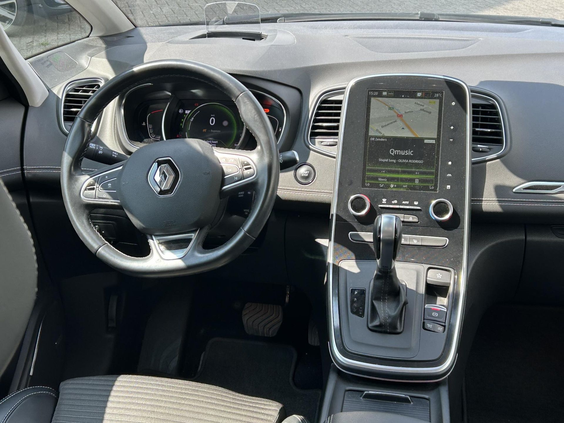 Renault Scénic met kenteken KPT-83-S – interieur