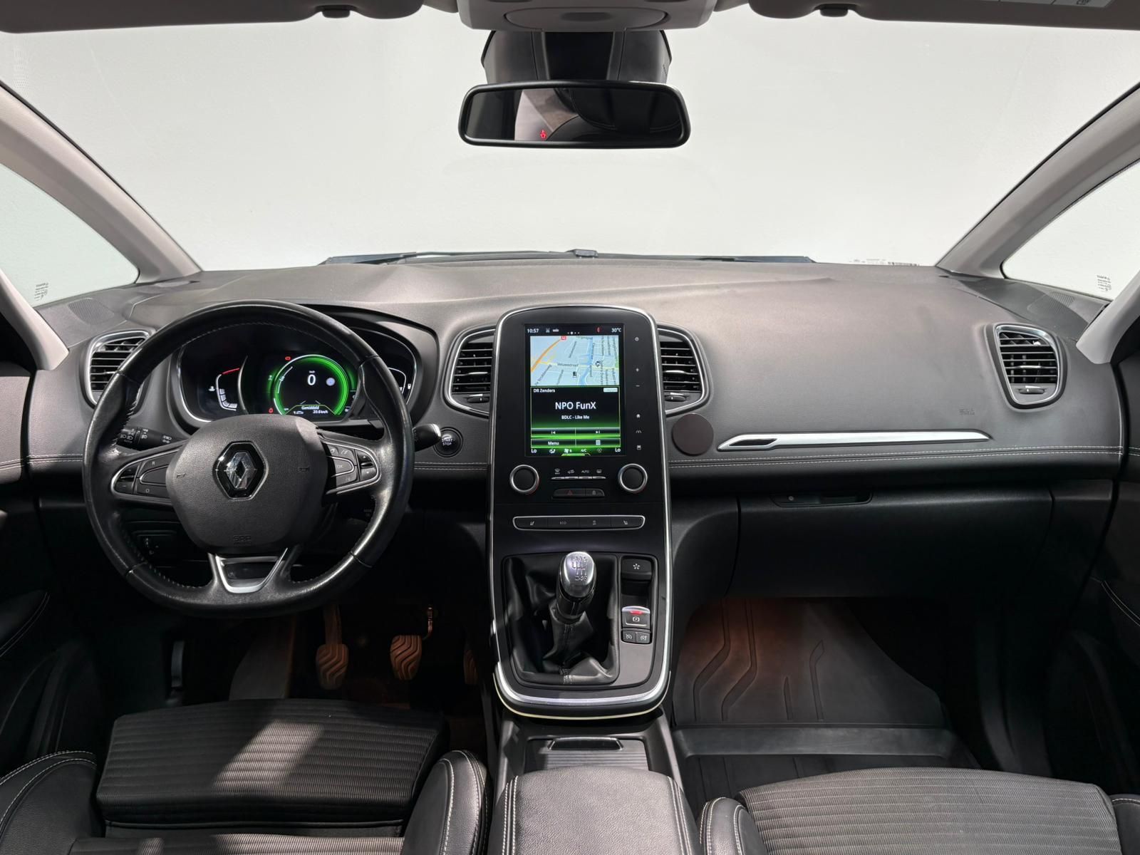 Renault Scénic met kenteken R-780-XB – interieur