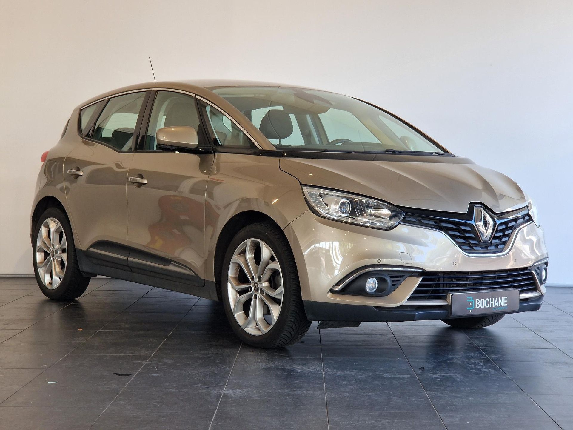 Renault Scénic met kenteken SK-818-K – detailfoto