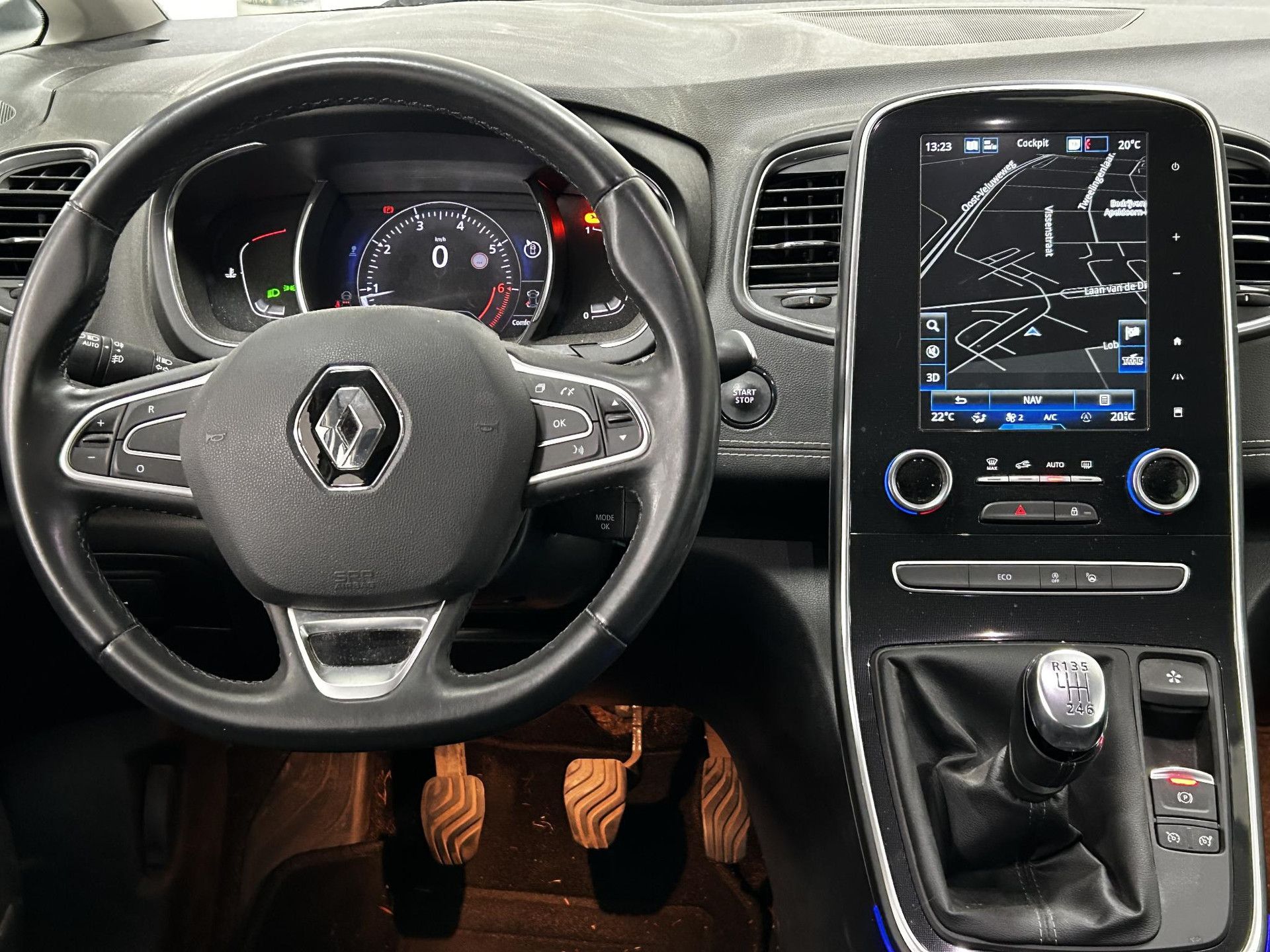 Renault Scénic met kenteken XK-464-T – interieur