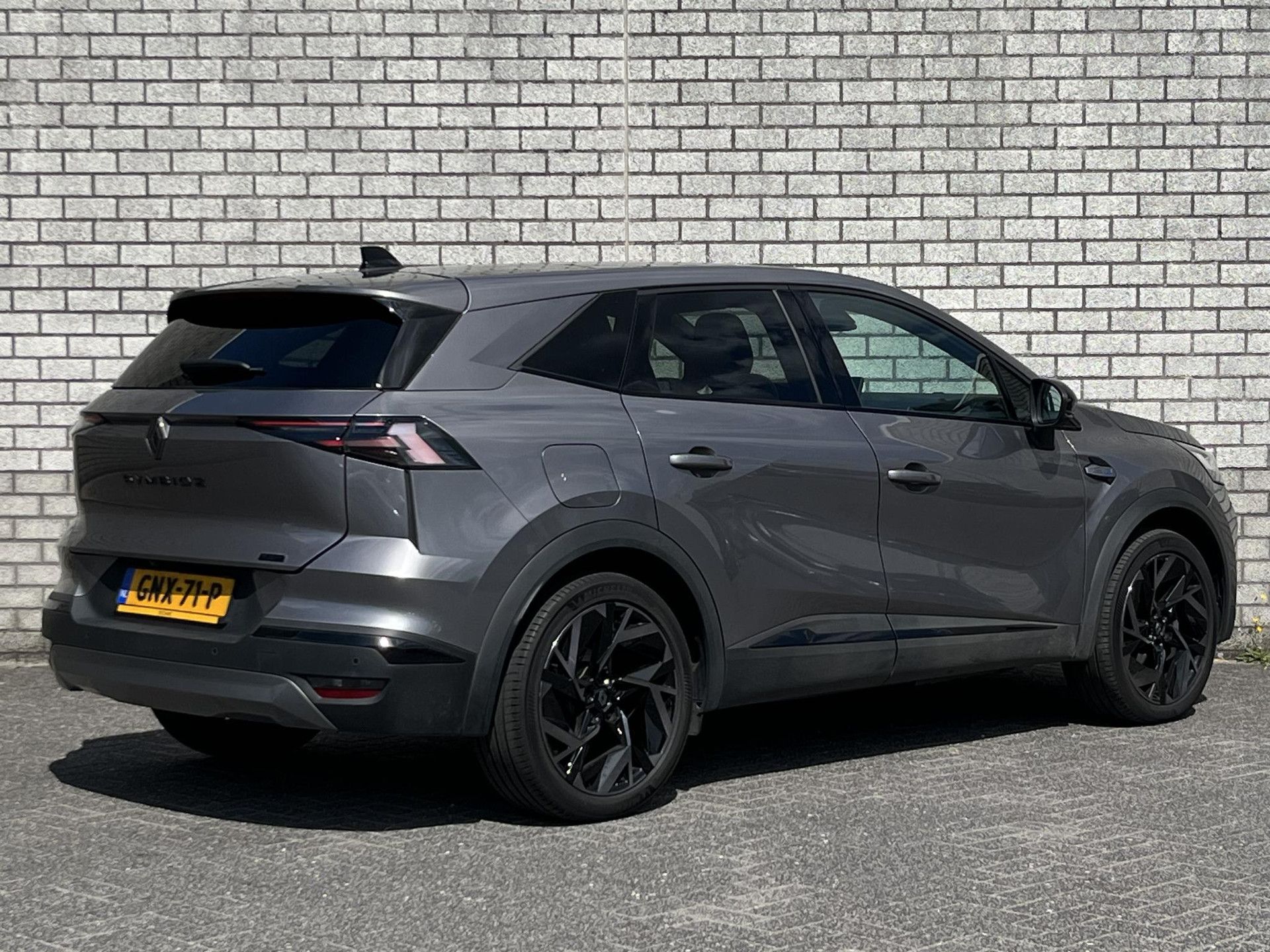 Renault Symbioz met kenteken GNX-71-P – achteraanzicht