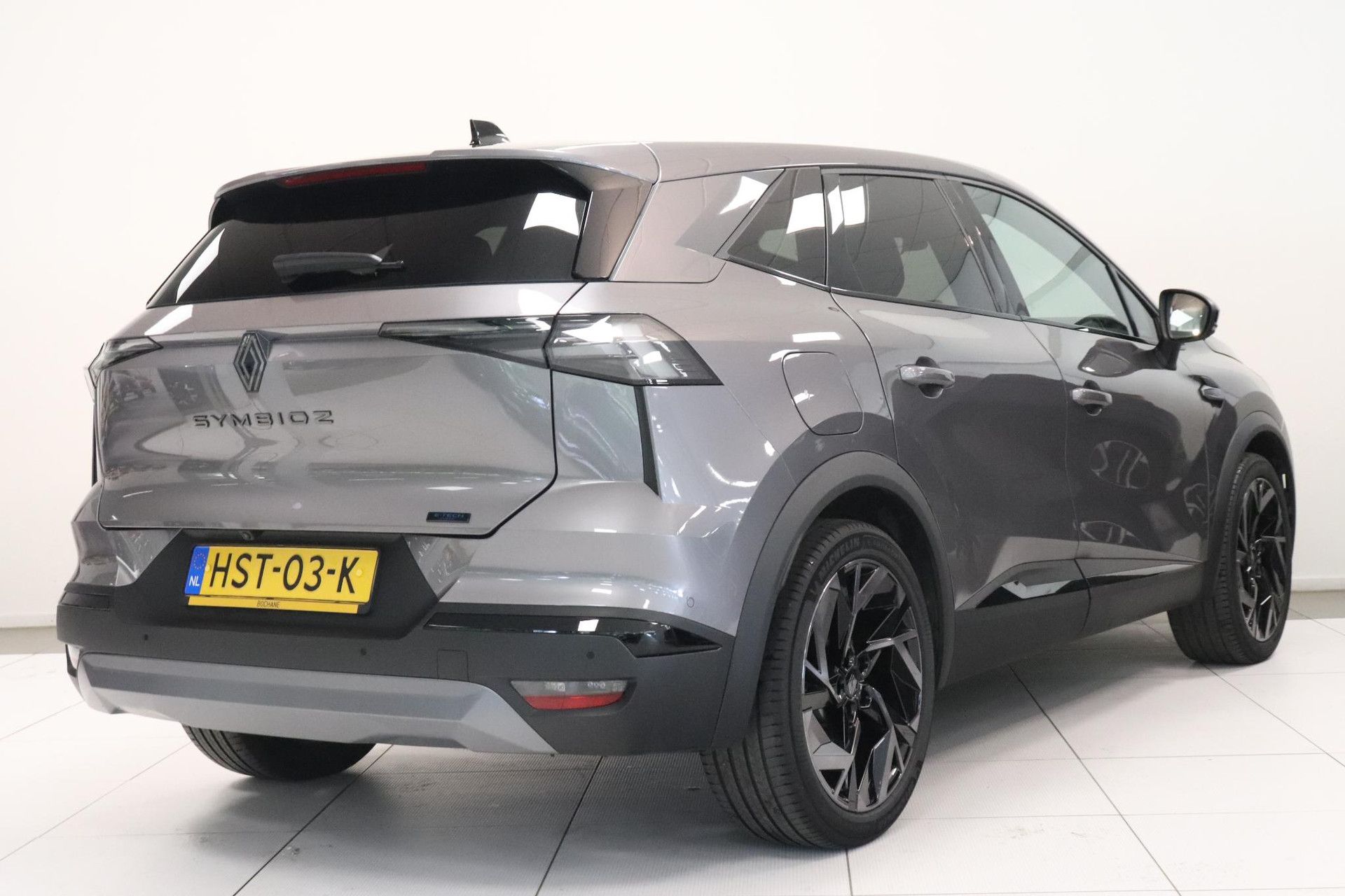 Renault Symbioz met kenteken HST-03-K – achteraanzicht
