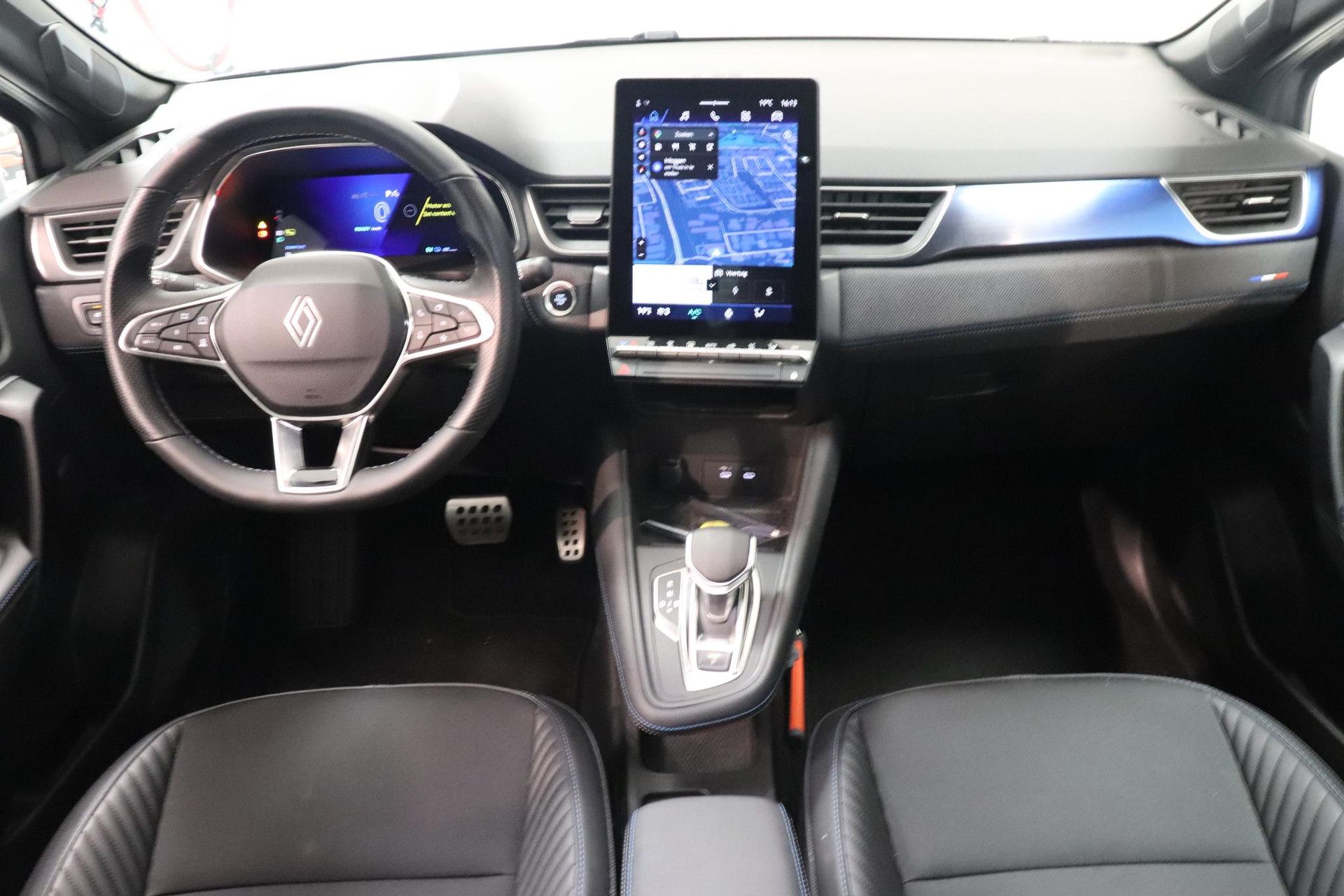Renault Symbioz met kenteken HST-03-K – interieur
