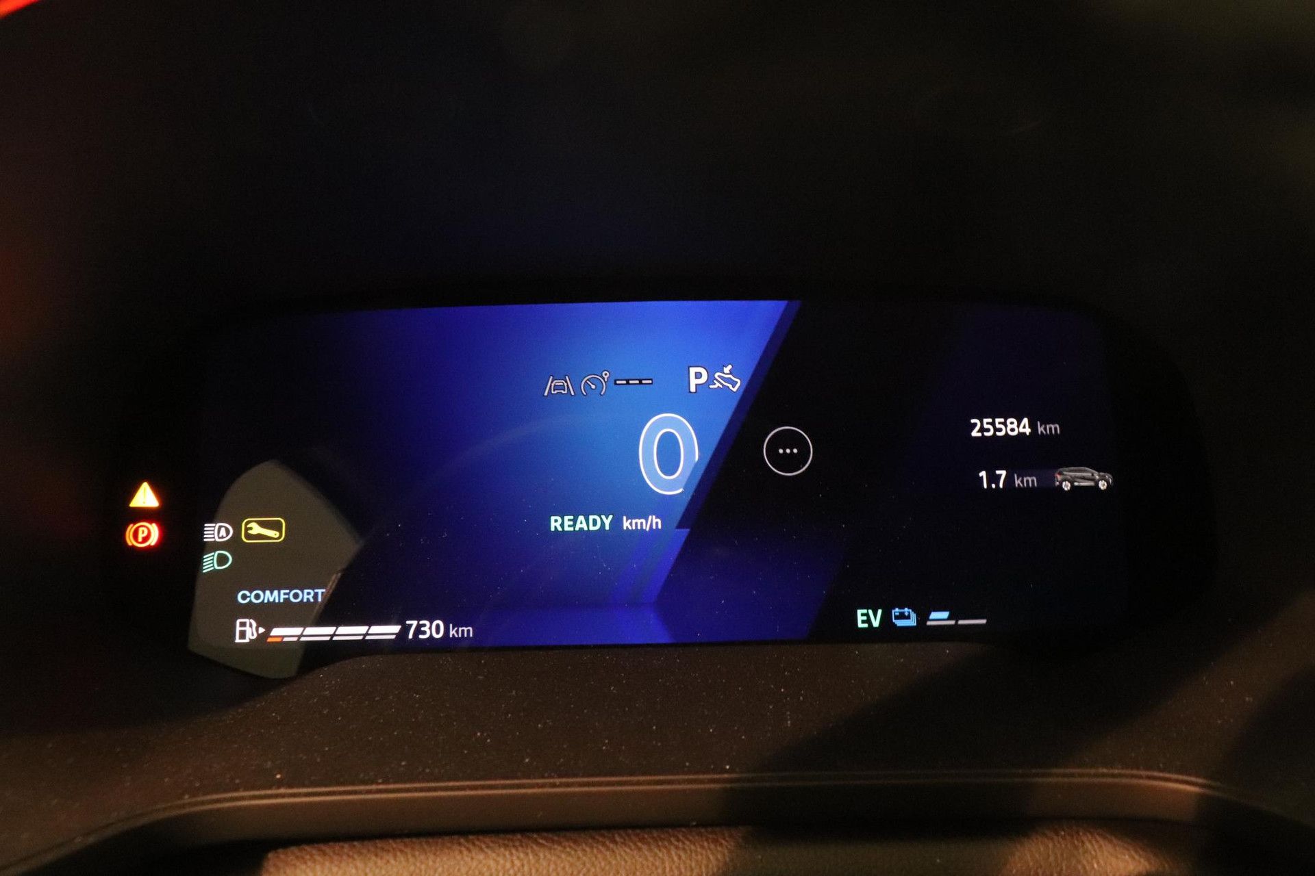 Renault Symbioz met kenteken HST-03-K – dashboard