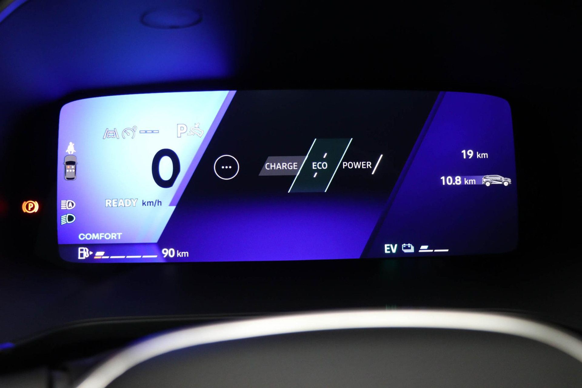 Renault Symbioz met kenteken JLT-08-B – dashboard
