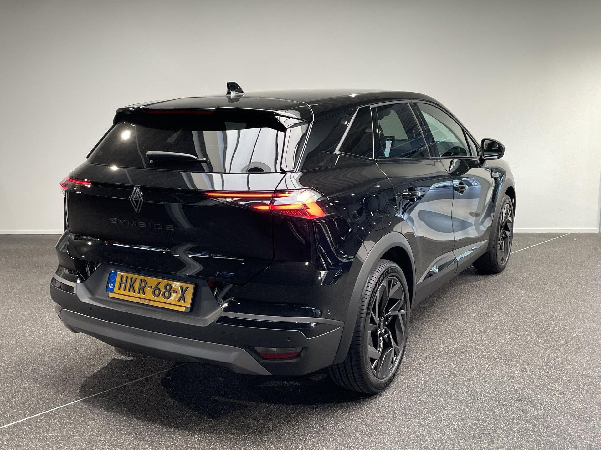 Renault Symbioz met kenteken KDD-81-S – achteraanzicht