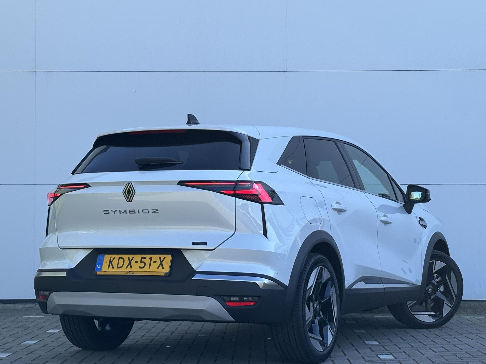 Renault Symbioz met kenteken KDX-51-X – achteraanzicht