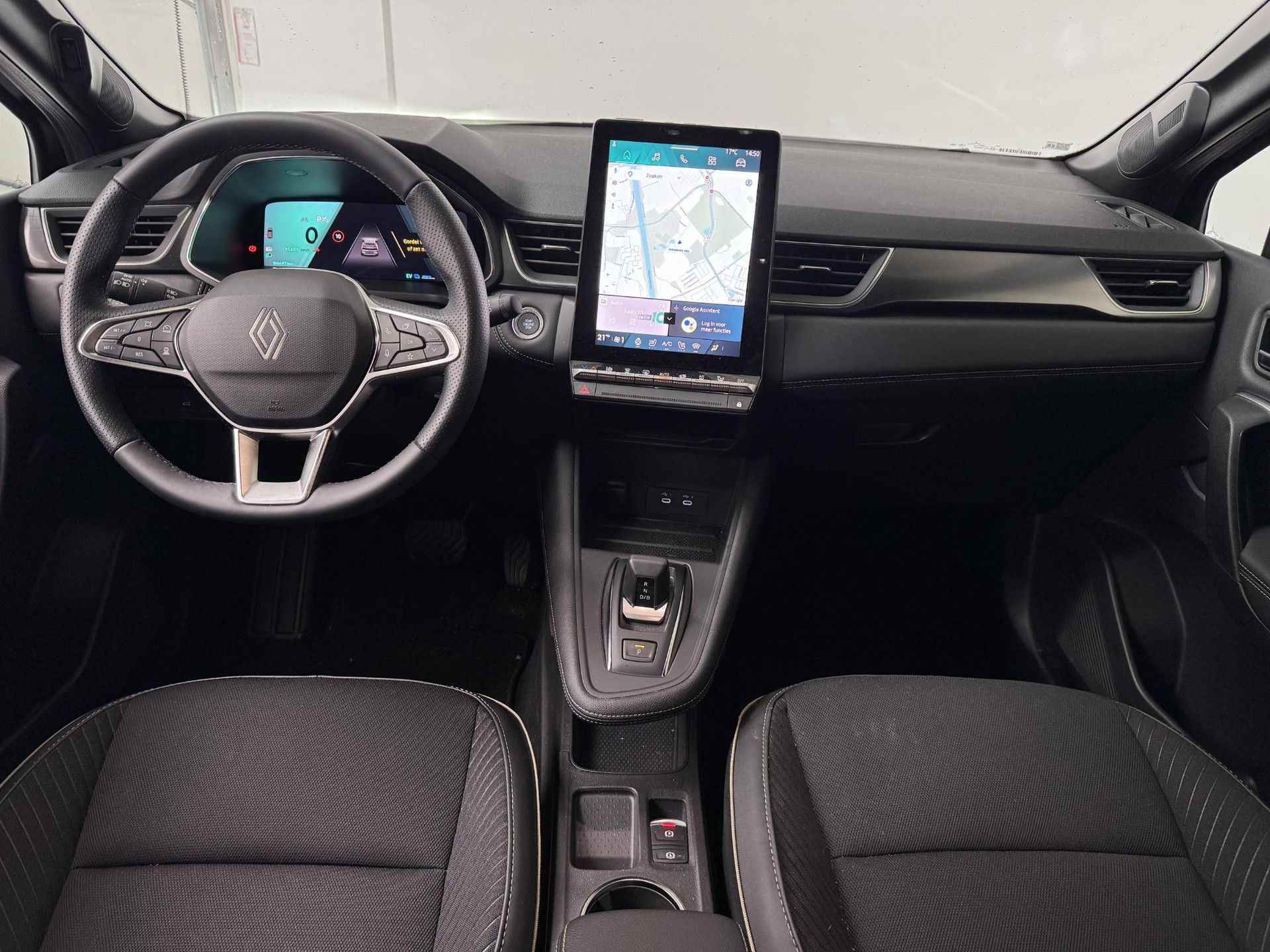 Renault Symbioz met kenteken KDX-77-X – interieur