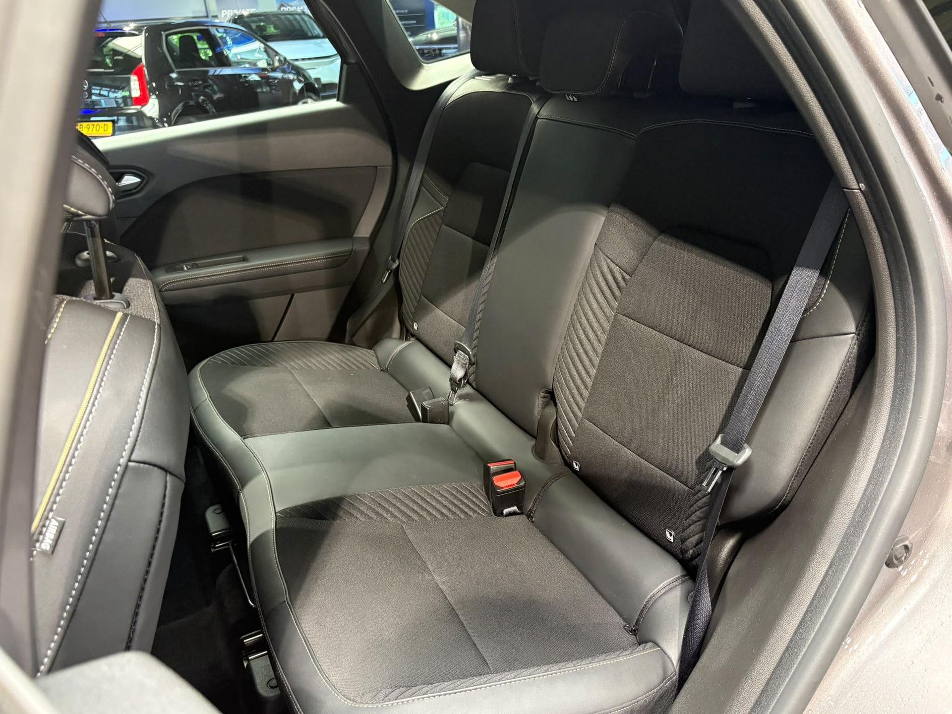 Renault Symbioz met kenteken KGB-76-B – dashboard