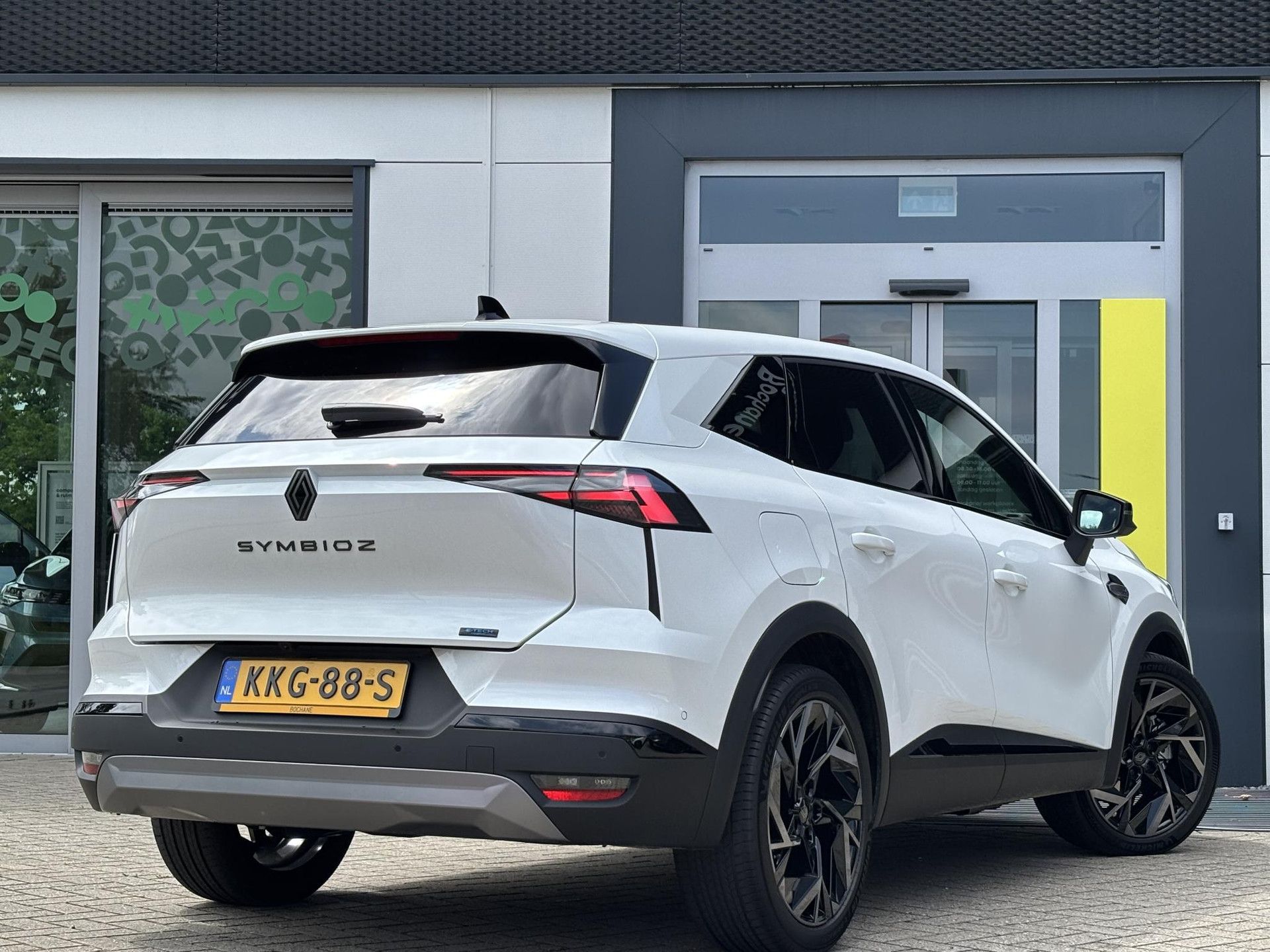 Renault Symbioz met kenteken KKG-88-S – achteraanzicht