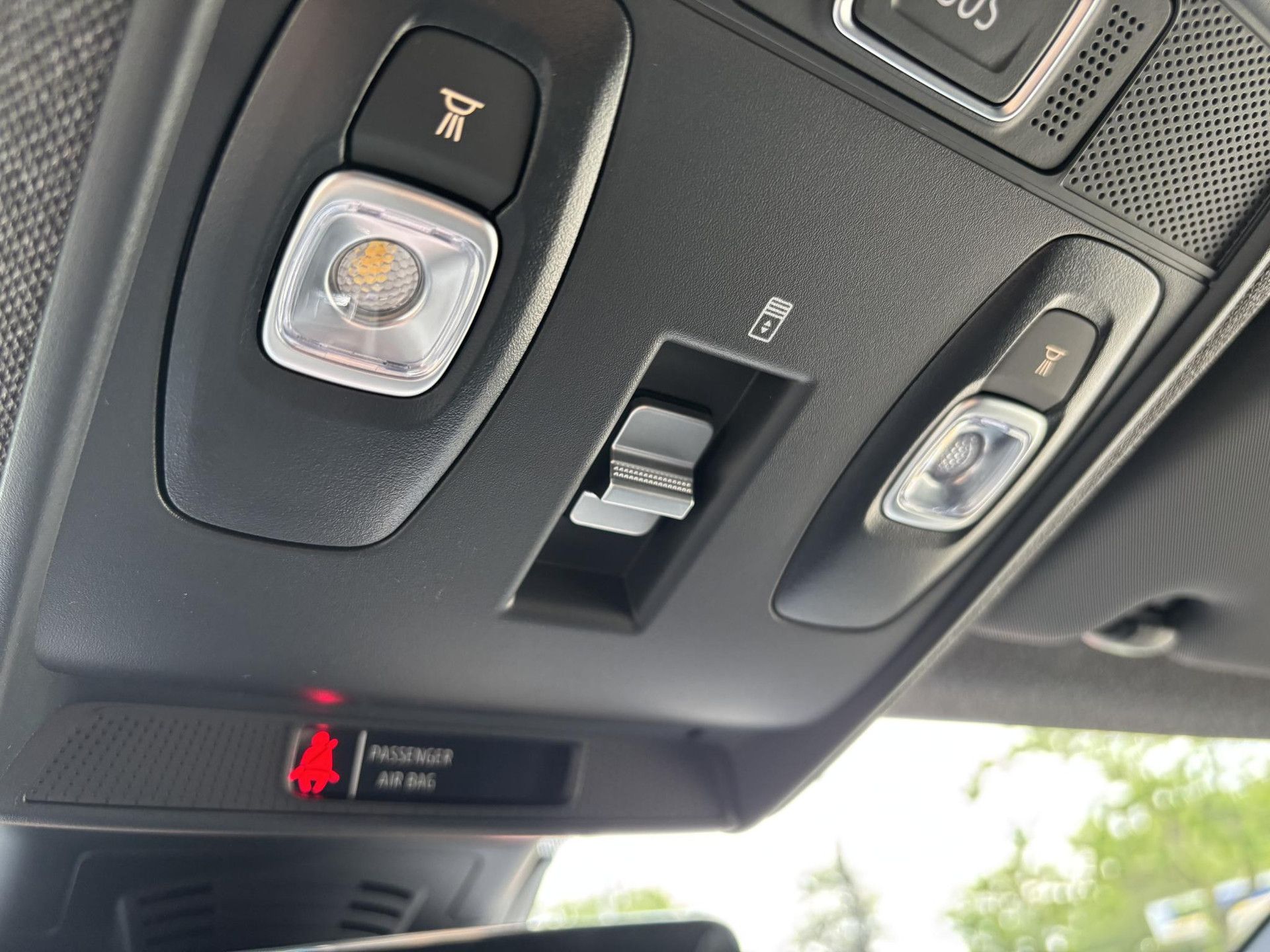 Renault Symbioz met kenteken KKG-88-S – interieur