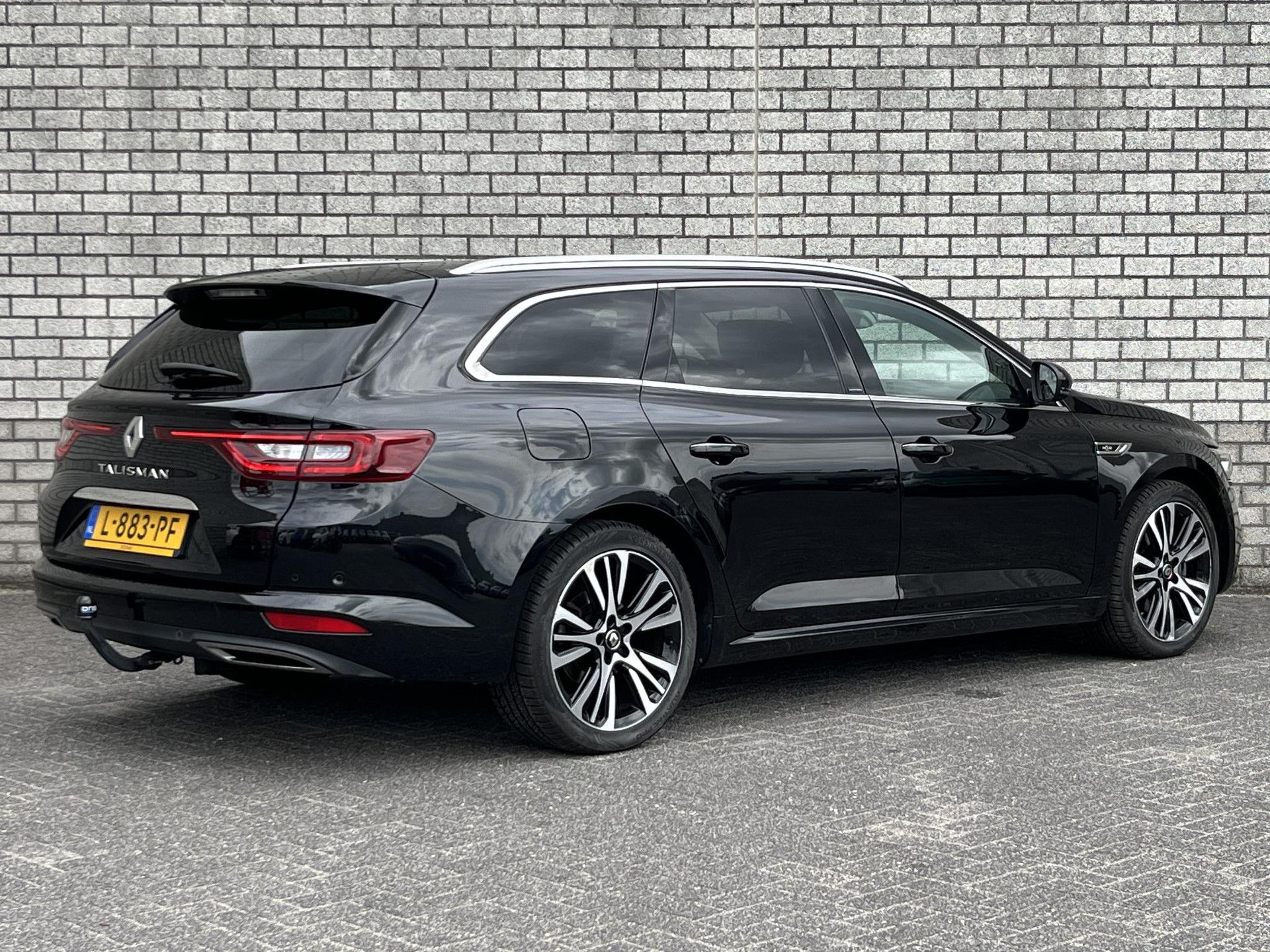 Renault Talisman met kenteken L-883-PF – achteraanzicht