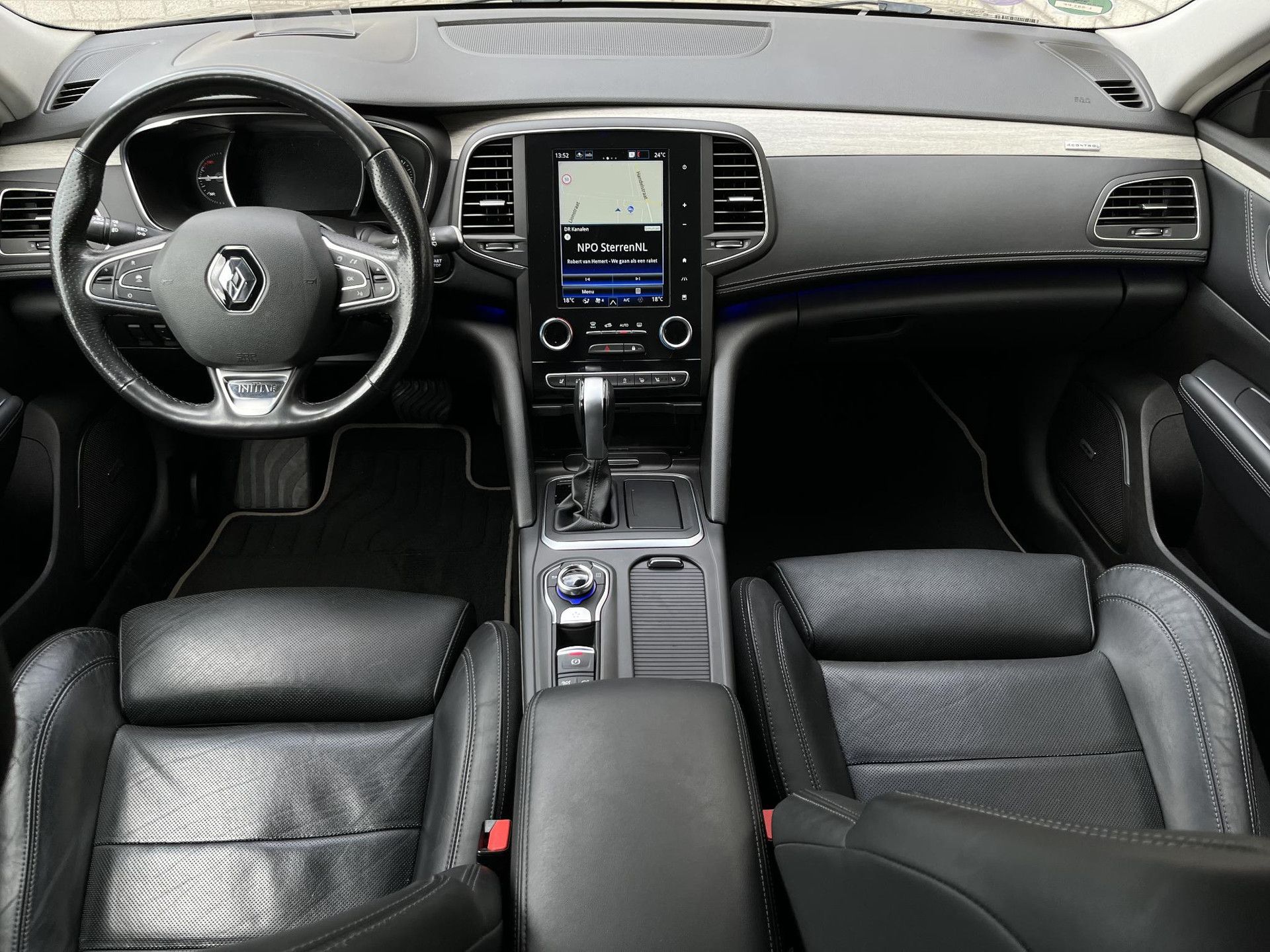 Renault Talisman met kenteken L-883-PF – interieur