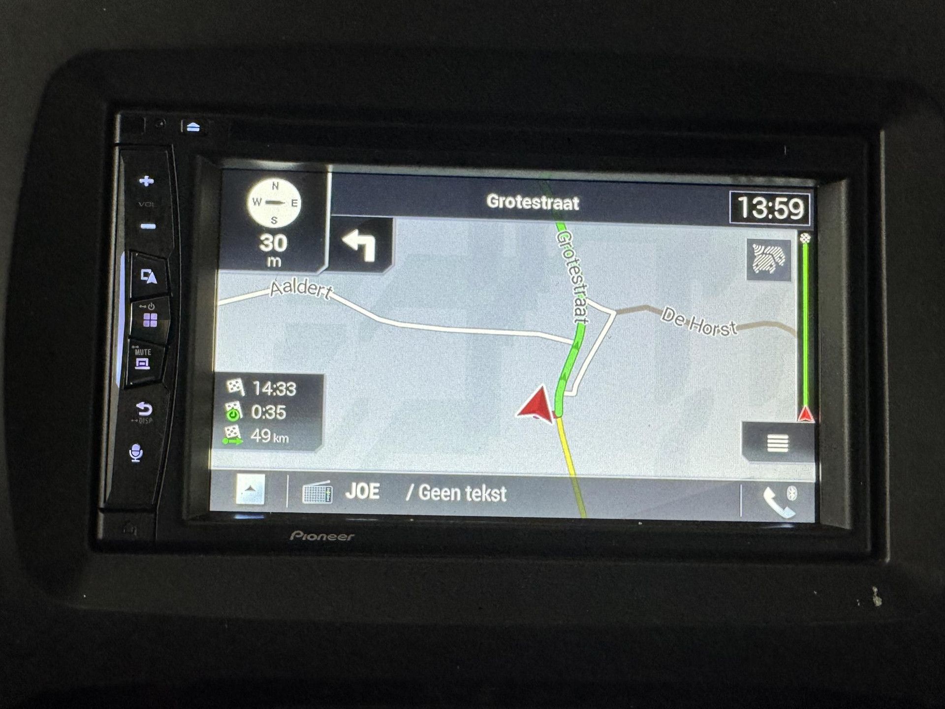 Renault Trafic met kenteken P-371-LH – achteraanzicht