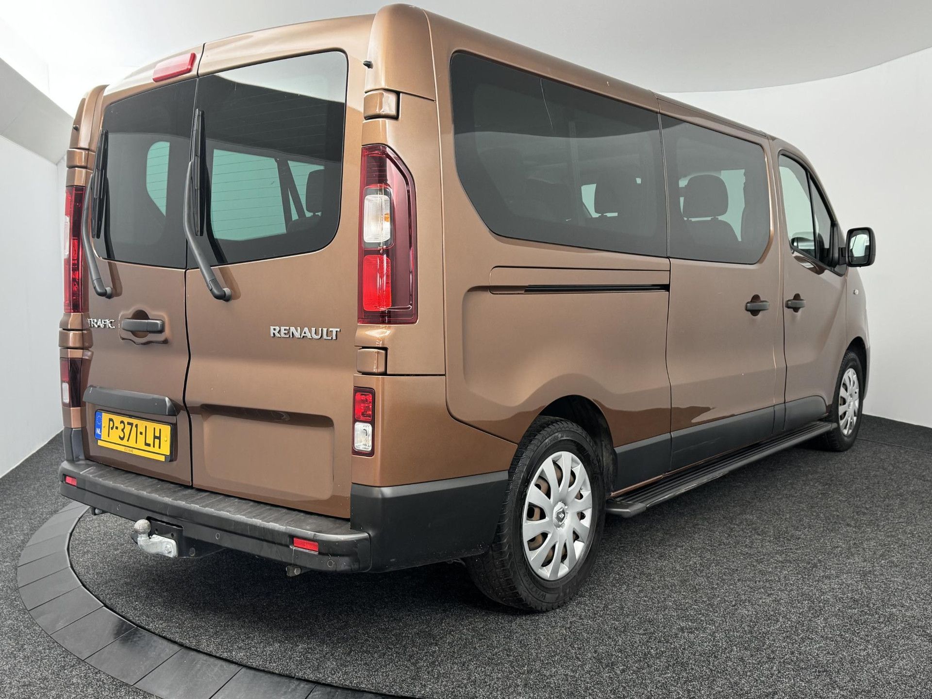 Renault Trafic met kenteken P-371-LH – dashboard