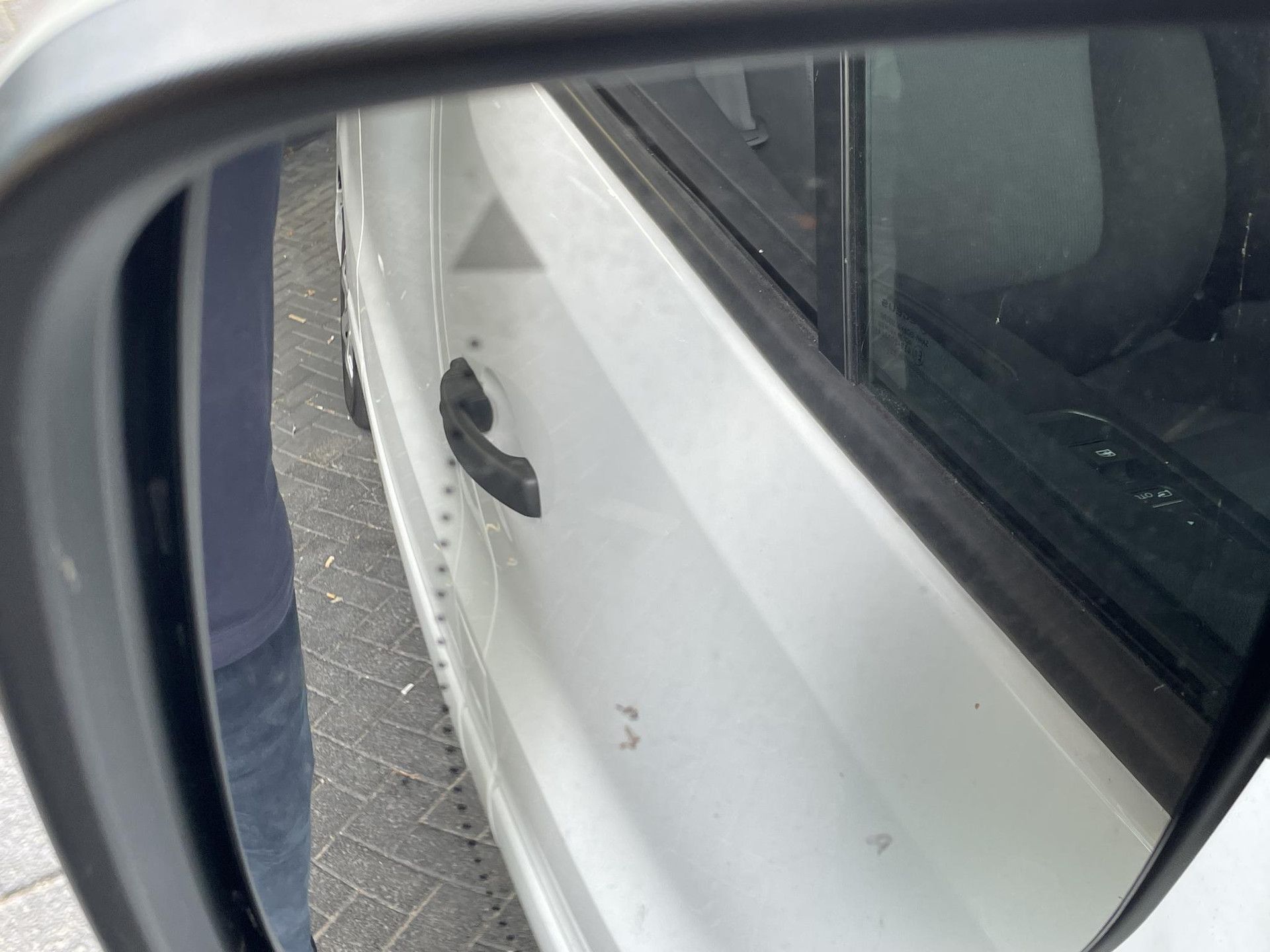 Renault Trafic met kenteken V-34-FBF – detailfoto