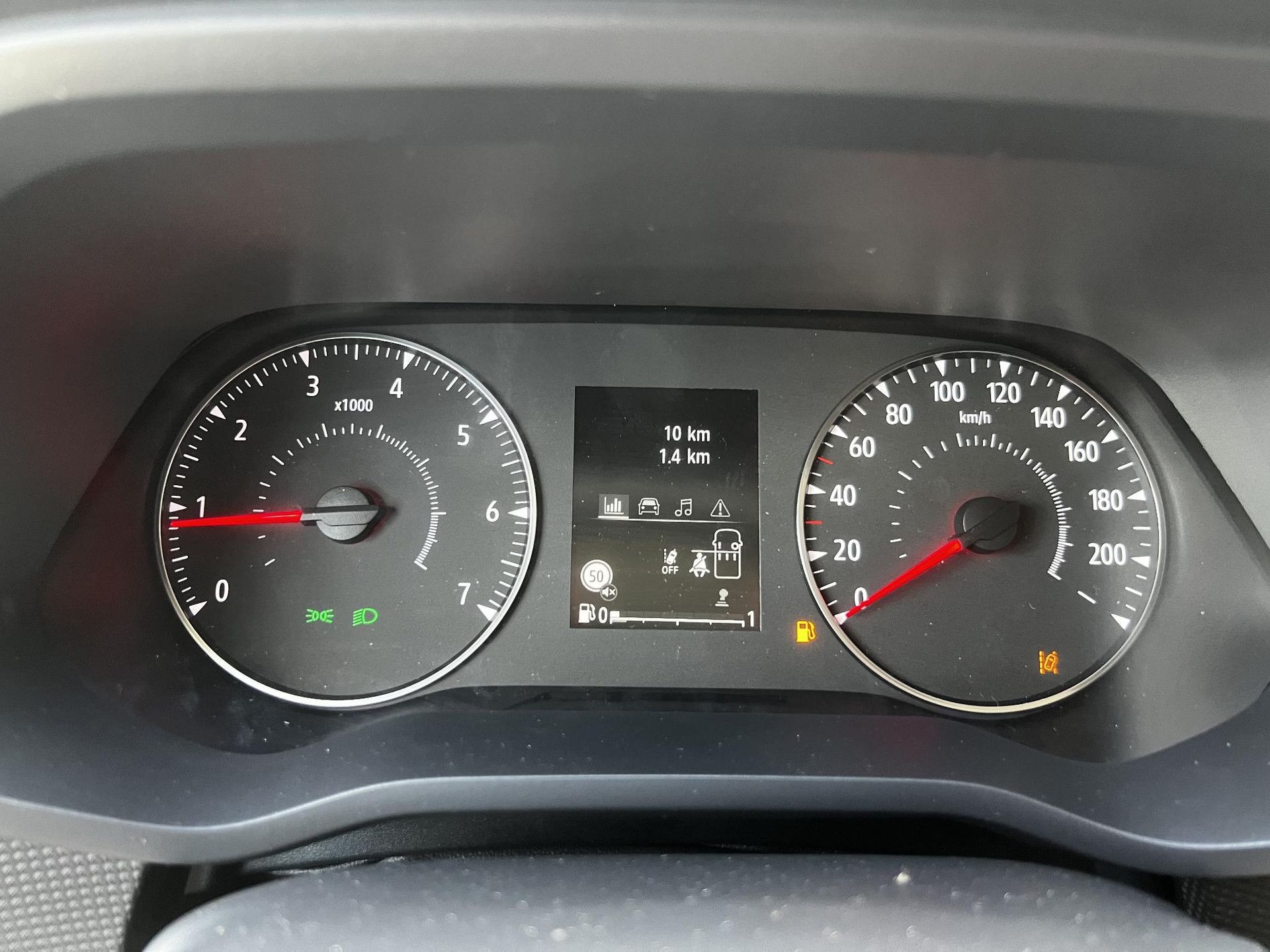 Renault Trafic met kenteken V-55-HDL – dashboard