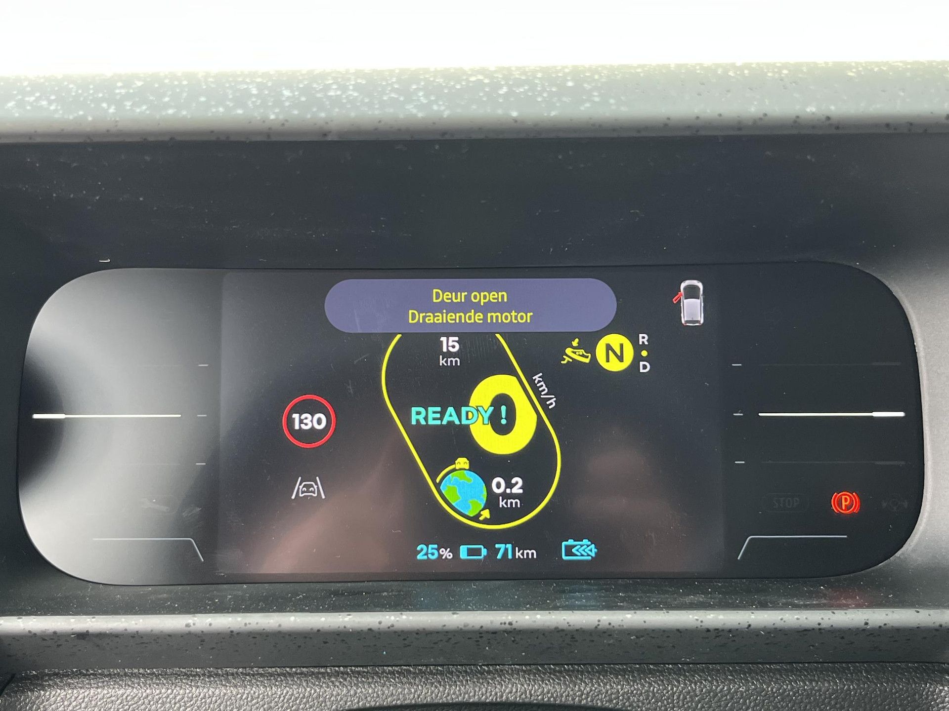 Renault Twingo met kenteken 7670 – dashboard